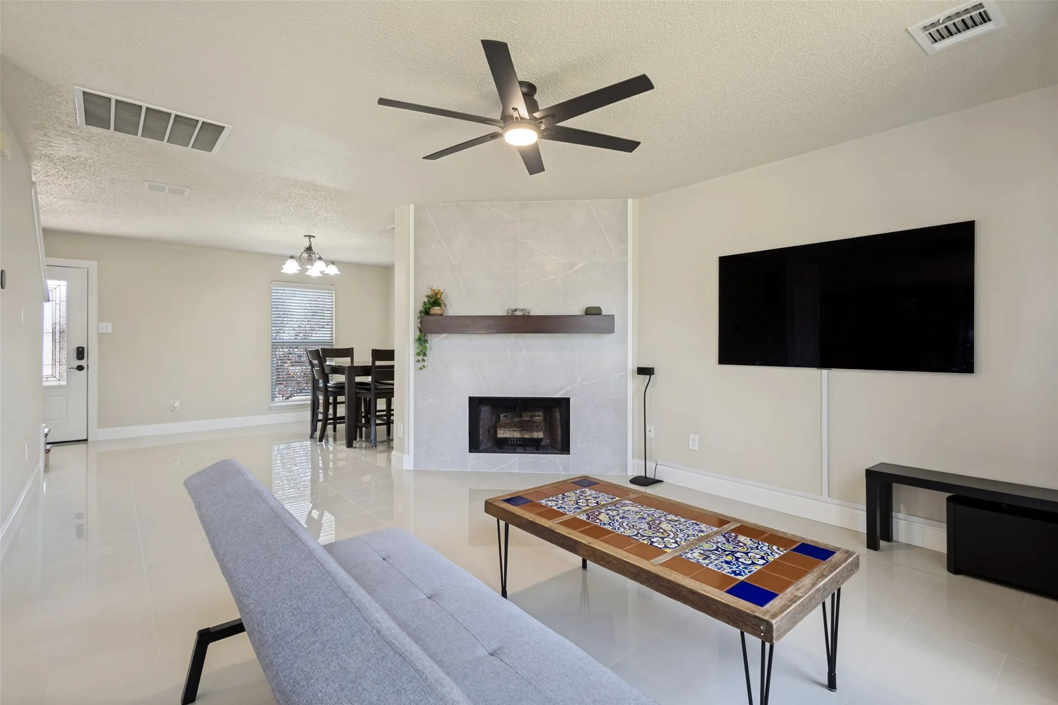 Single Family Residence For Rent in Collin County , 1609 White Oak Road, Anna, Texas 75409, 3 Bedroom, 3 Bathroom, 2 Garage spaces, 2,000 Sqft, built in 2002, mls#21409079, Real Estate Agent in Anna, Homes For Rent in Collin county, Homes For Rent in Anna, Realtor in Anna Texas, Real Estate Brokerage Independent Realty Texas, Luminita Cordes Realtor
