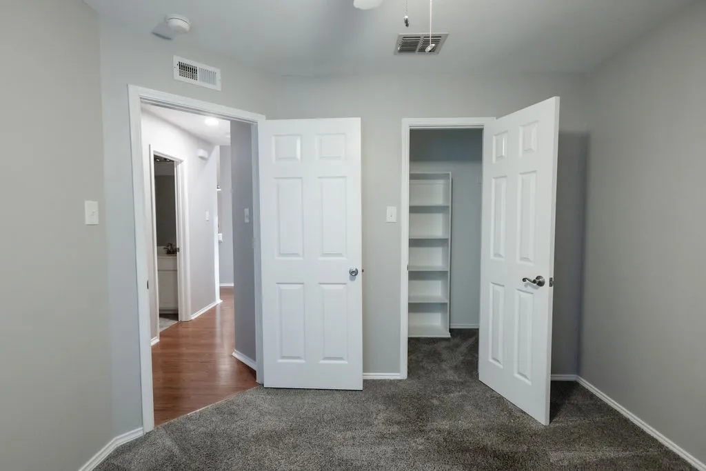Single Family Residence For Rent in Tarrant County , 12136 Lamington Drive, Fort Worth, Texas 76244, 4 Bedroom, 2 Bathroom, 2 Garage spaces, 1,824 Sqft, built in 2003, mls#21407655, Real Estate Agent in Fort Worth, Homes For Rent in Tarrant county, Homes For Rent in Fort Worth, Realtor in Fort Worth Texas, Real Estate Brokerage Independent Realty Texas, Luminita Cordes Realtor
