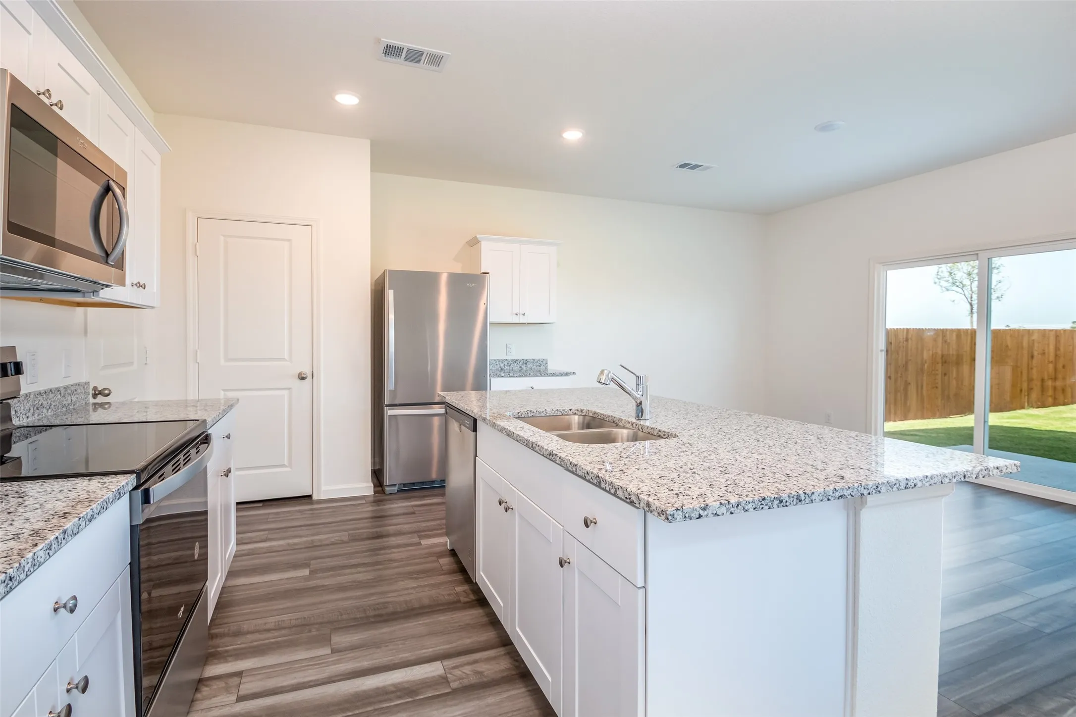 Single Family Residence For Rent in Collin County , 2104 Hamilton Street, Princeton, Texas 75407, 3 Bedroom, 3 Bathroom, 2 Garage spaces, 1,965 Sqft, built in 2024, mls#21409272, Real Estate Agent in Princeton, Homes For Rent in Collin county, Homes For Rent in Princeton, Realtor in Princeton Texas, Real Estate Brokerage Independent Realty Texas, Luminita Cordes Realtor