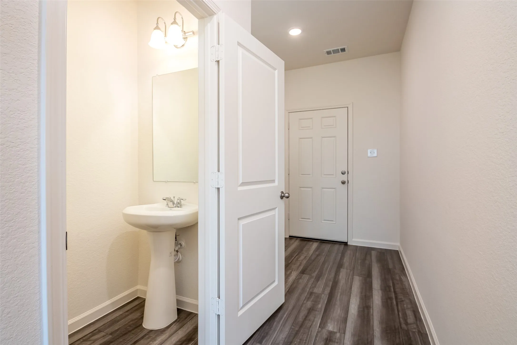 Single Family Residence For Rent in Collin County , 2104 Hamilton Street, Princeton, Texas 75407, 3 Bedroom, 3 Bathroom, 2 Garage spaces, 1,965 Sqft, built in 2024, mls#21409272, Real Estate Agent in Princeton, Homes For Rent in Collin county, Homes For Rent in Princeton, Realtor in Princeton Texas, Real Estate Brokerage Independent Realty Texas, Luminita Cordes Realtor