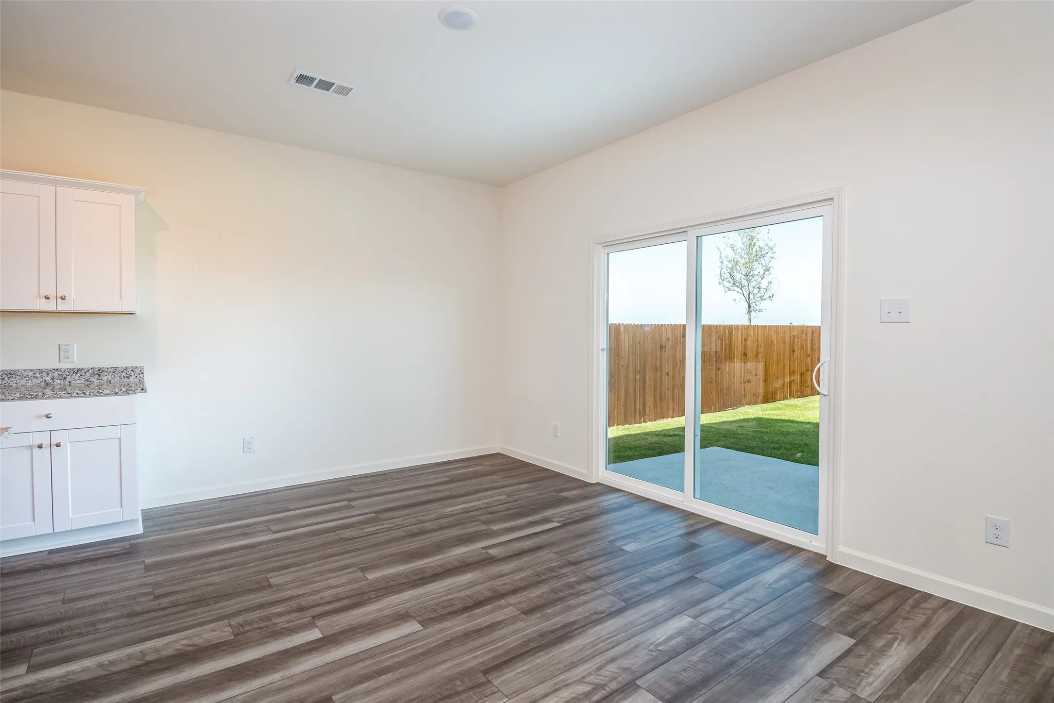Single Family Residence For Rent in Collin County , 2104 Hamilton Street, Princeton, Texas 75407, 3 Bedroom, 3 Bathroom, 2 Garage spaces, 1,965 Sqft, built in 2024, mls#21409272, Real Estate Agent in Princeton, Homes For Rent in Collin county, Homes For Rent in Princeton, Realtor in Princeton Texas, Real Estate Brokerage Independent Realty Texas, Luminita Cordes Realtor