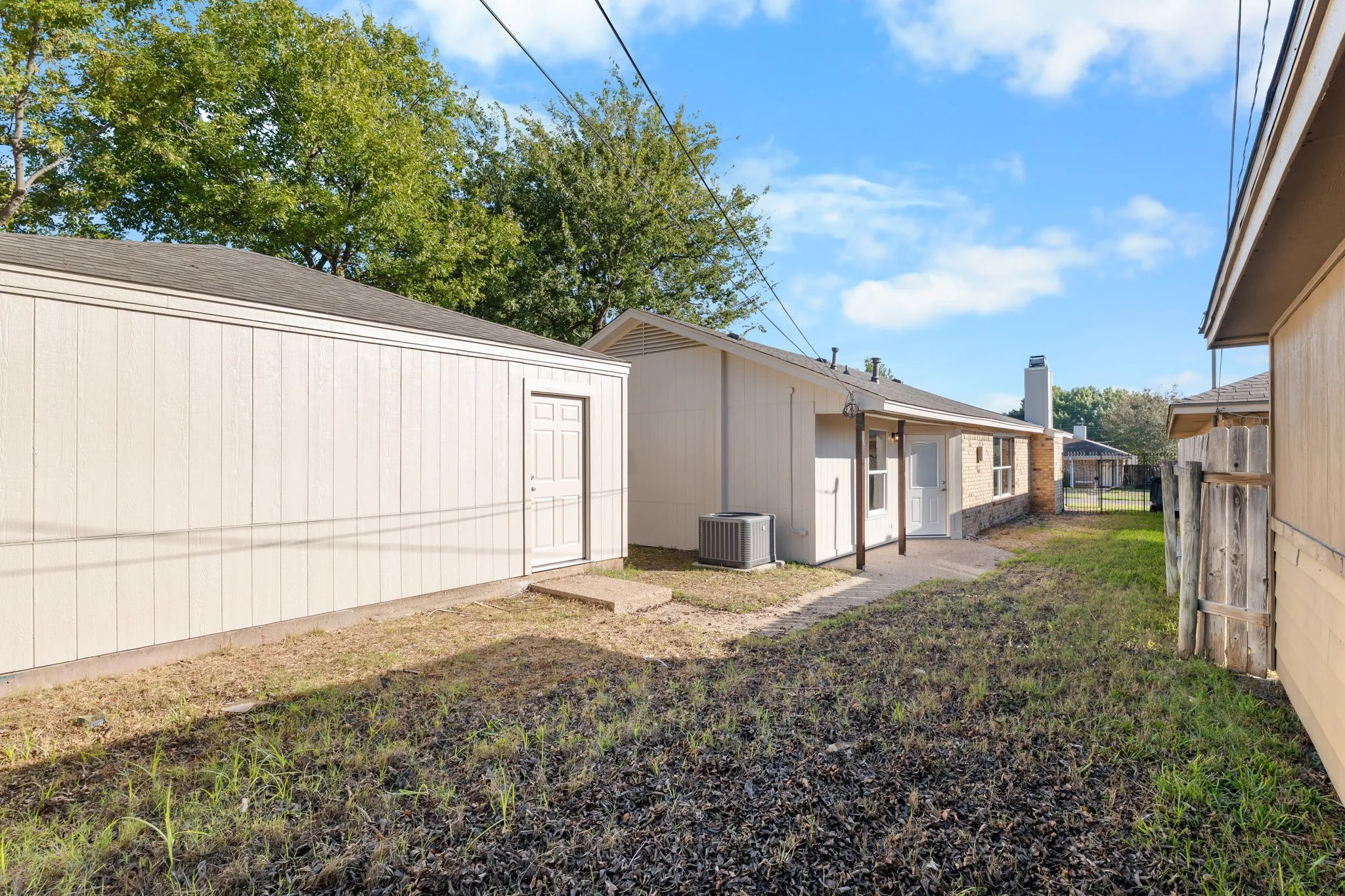 Single Family Residence For Sale in Mc Lennan County , 1315 Chapel Downs Road, Waco, Texas 76712, 3 Bedroom, 2 Bathroom, 2 Garage spaces, 1,416 Sqft, built in 1984, mls#21409129, Real Estate Agent in Waco, Homes For Sale in Mc Lennan county, Homes For Sale in Waco, Realtor in Waco Texas, Real Estate Brokerage Independent Realty Texas, Luminita Cordes Realtor