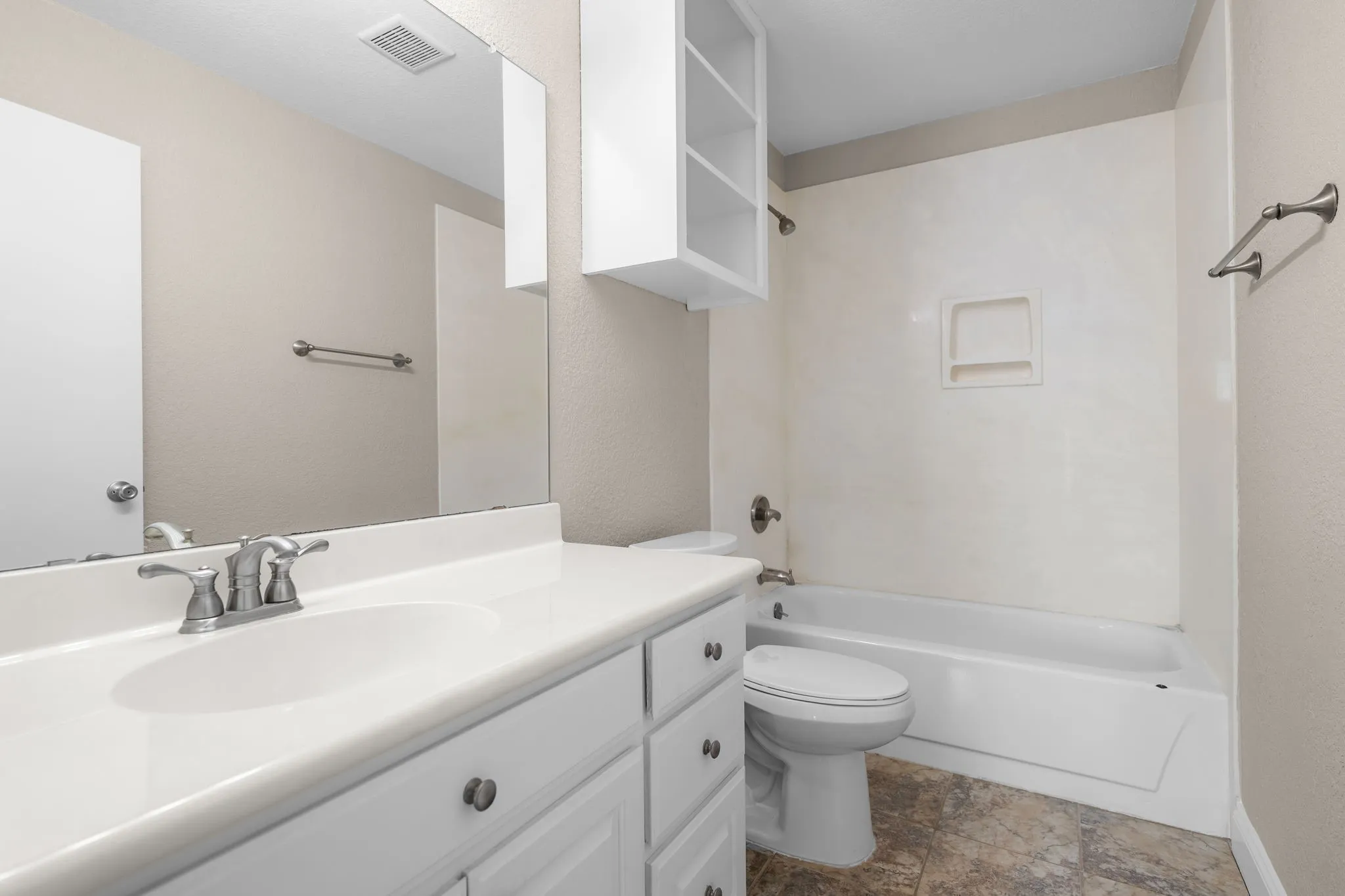 Single Family Residence For Sale in Mc Lennan County , 1315 Chapel Downs Road, Waco, Texas 76712, 3 Bedroom, 2 Bathroom, 2 Garage spaces, 1,416 Sqft, built in 1984, mls#21409129, Real Estate Agent in Waco, Homes For Sale in Mc Lennan county, Homes For Sale in Waco, Realtor in Waco Texas, Real Estate Brokerage Independent Realty Texas, Luminita Cordes Realtor