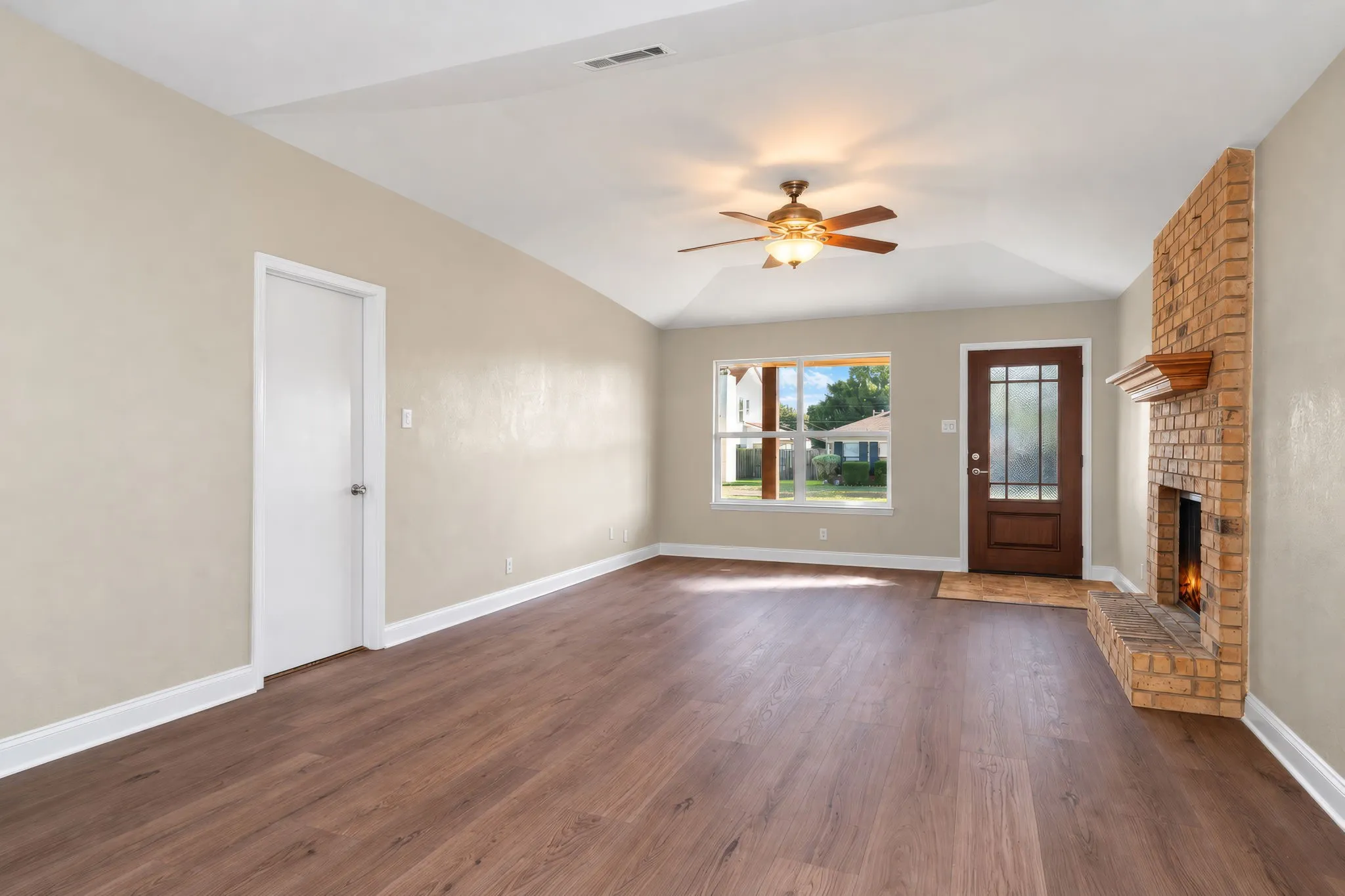 Single Family Residence For Sale in Mc Lennan County , 1315 Chapel Downs Road, Waco, Texas 76712, 3 Bedroom, 2 Bathroom, 2 Garage spaces, 1,416 Sqft, built in 1984, mls#21409129, Real Estate Agent in Waco, Homes For Sale in Mc Lennan county, Homes For Sale in Waco, Realtor in Waco Texas, Real Estate Brokerage Independent Realty Texas, Luminita Cordes Realtor