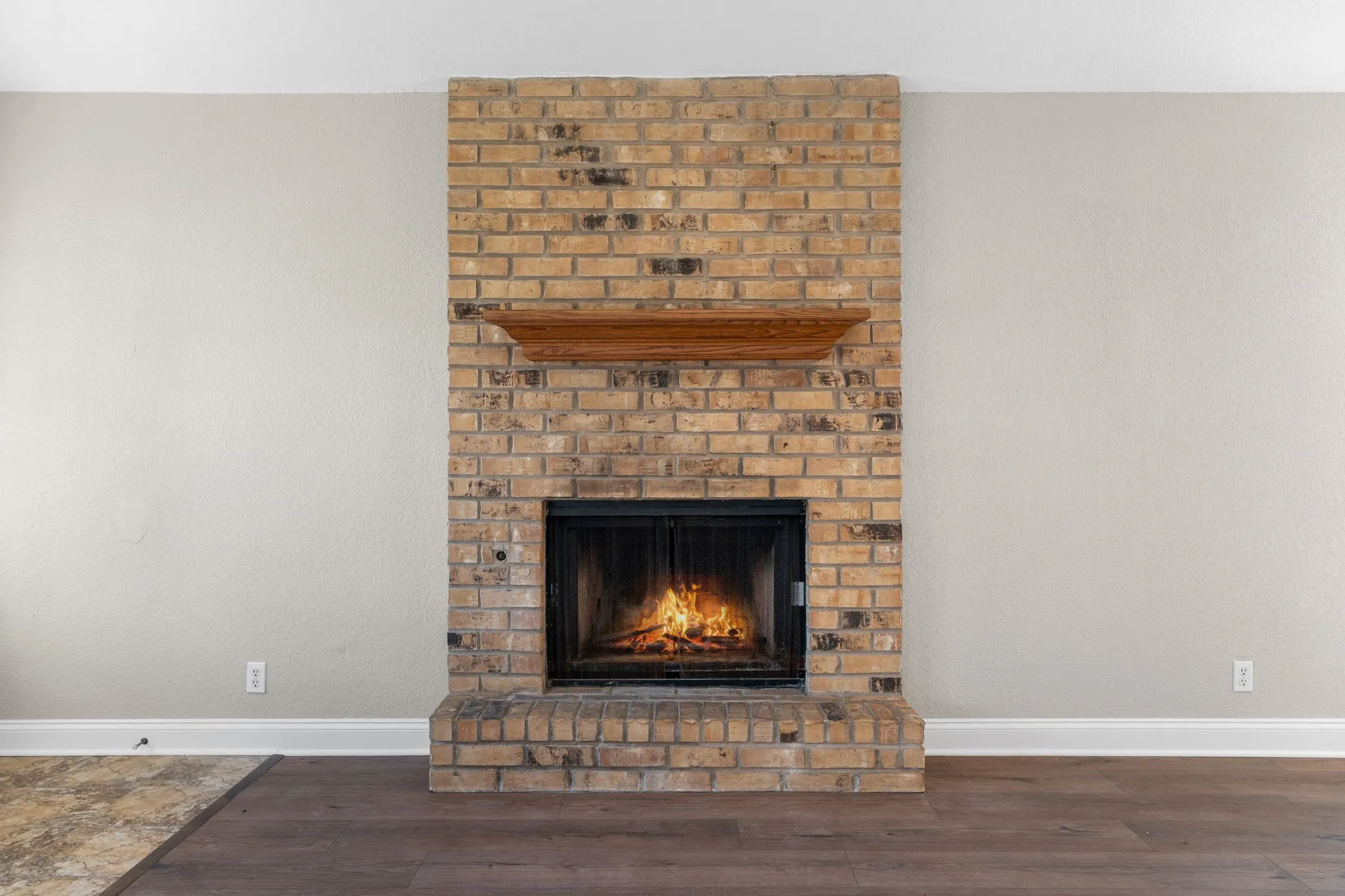 Single Family Residence For Sale in Mc Lennan County , 1315 Chapel Downs Road, Waco, Texas 76712, 3 Bedroom, 2 Bathroom, 2 Garage spaces, 1,416 Sqft, built in 1984, mls#21409129, Real Estate Agent in Waco, Homes For Sale in Mc Lennan county, Homes For Sale in Waco, Realtor in Waco Texas, Real Estate Brokerage Independent Realty Texas, Luminita Cordes Realtor