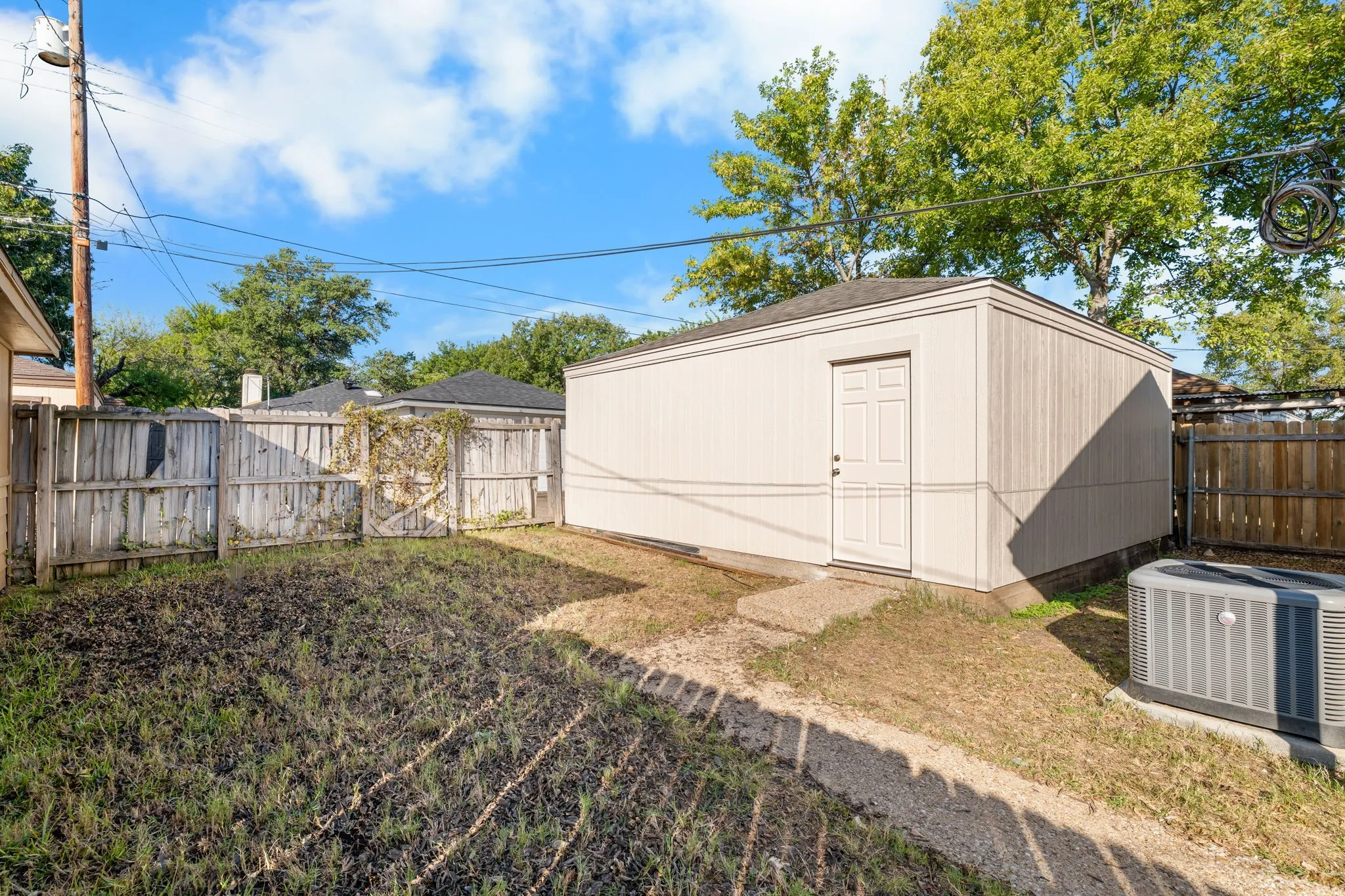 Single Family Residence For Sale in Mc Lennan County , 1315 Chapel Downs Road, Waco, Texas 76712, 3 Bedroom, 2 Bathroom, 2 Garage spaces, 1,416 Sqft, built in 1984, mls#21409129, Real Estate Agent in Waco, Homes For Sale in Mc Lennan county, Homes For Sale in Waco, Realtor in Waco Texas, Real Estate Brokerage Independent Realty Texas, Luminita Cordes Realtor
