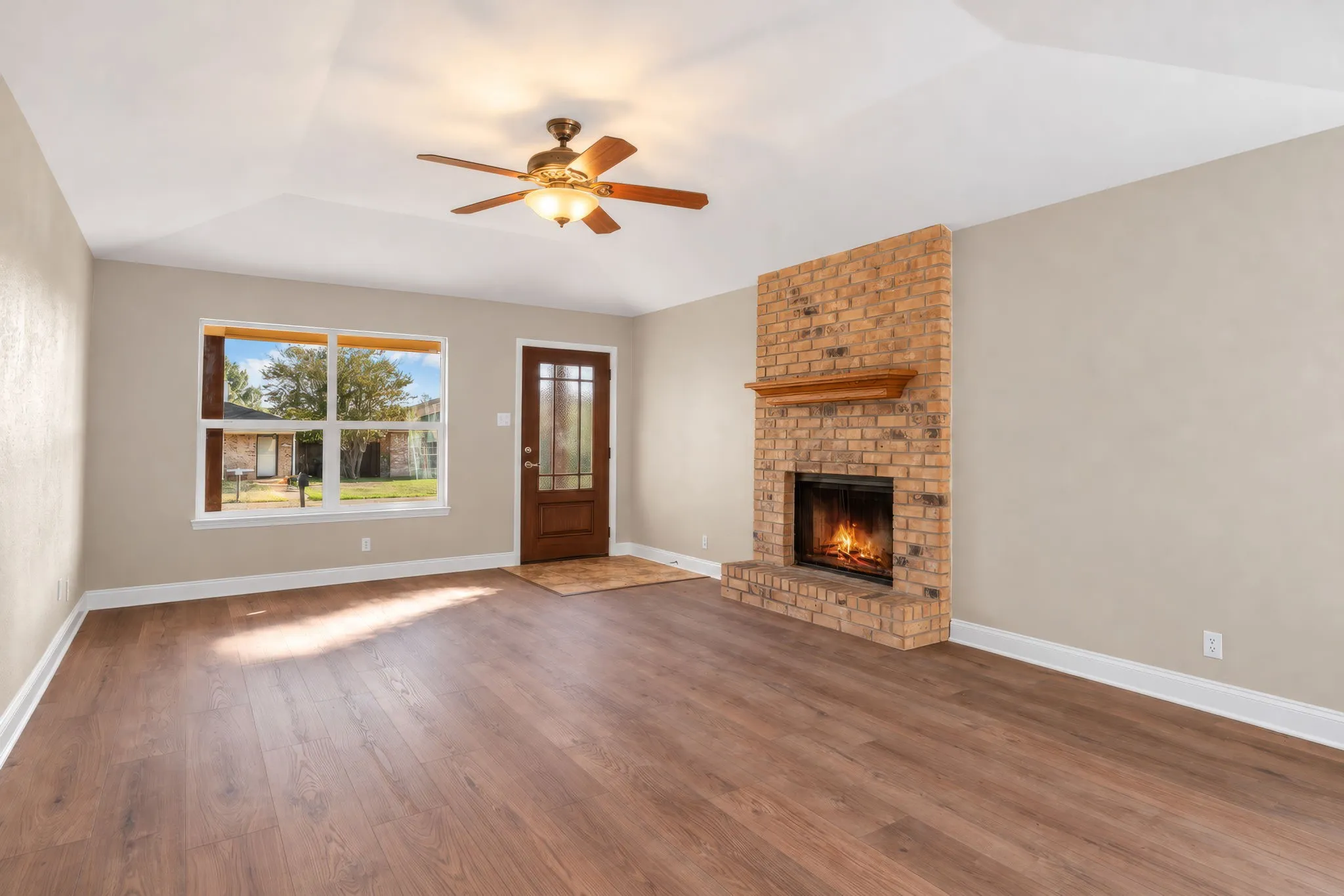 Single Family Residence For Sale in Mc Lennan County , 1315 Chapel Downs Road, Waco, Texas 76712, 3 Bedroom, 2 Bathroom, 2 Garage spaces, 1,416 Sqft, built in 1984, mls#21409129, Real Estate Agent in Waco, Homes For Sale in Mc Lennan county, Homes For Sale in Waco, Realtor in Waco Texas, Real Estate Brokerage Independent Realty Texas, Luminita Cordes Realtor
