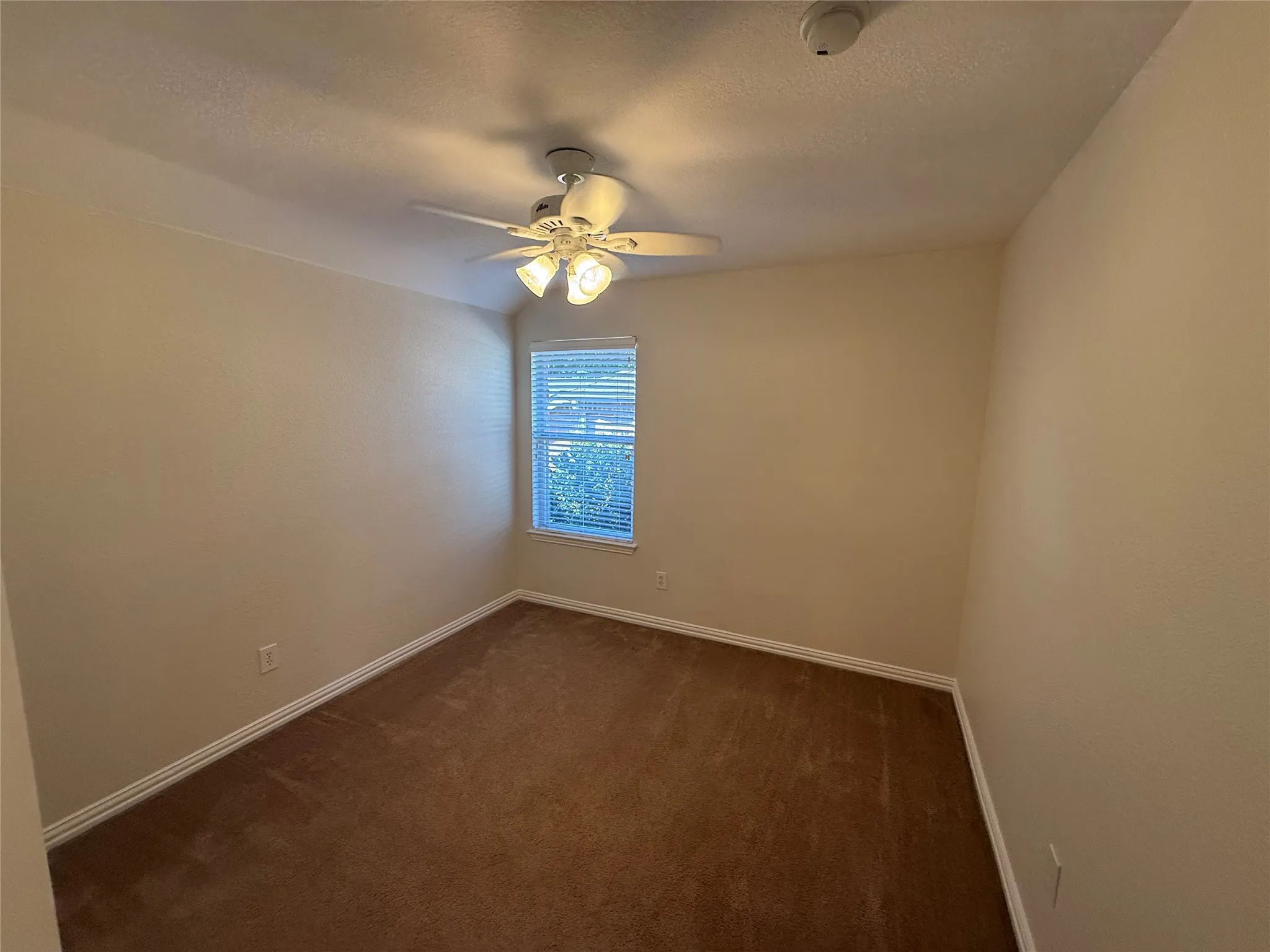 Single Family Residence For Rent in Collin County , 2113 Reston Drive, Mc Kinney, Texas 75072, 3 Bedroom, 3 Bathroom, 2 Garage spaces, 1,610 Sqft, built in 2006, mls#21409270, Real Estate Agent in Mc Kinney, Homes For Rent in Collin county, Homes For Rent in Mc Kinney, Realtor in Mc Kinney Texas, Real Estate Brokerage Independent Realty Texas, Luminita Cordes Realtor