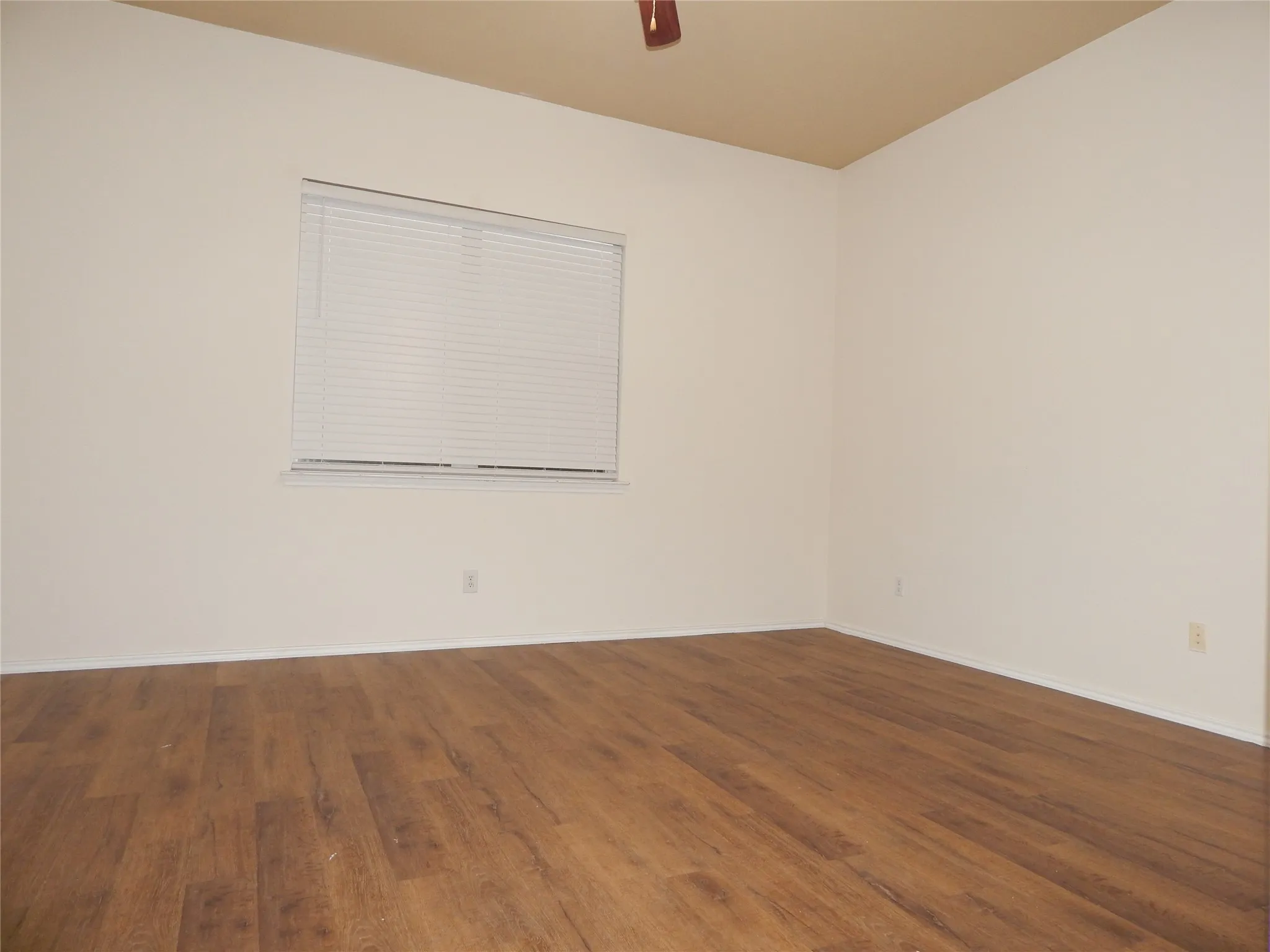 Single Family Residence For Sale in Kaufman County , 1008 Camp Verde Drive, Forney, Texas 75126, 4 Bedroom, 3 Bathroom, 2 Garage spaces, 2,435 Sqft, built in 2006, mls#21409276, Real Estate Agent in Forney, Homes For Sale in Kaufman county, Homes For Sale in Forney, Realtor in Forney Texas, Real Estate Brokerage Independent Realty Texas, Luminita Cordes Realtor
