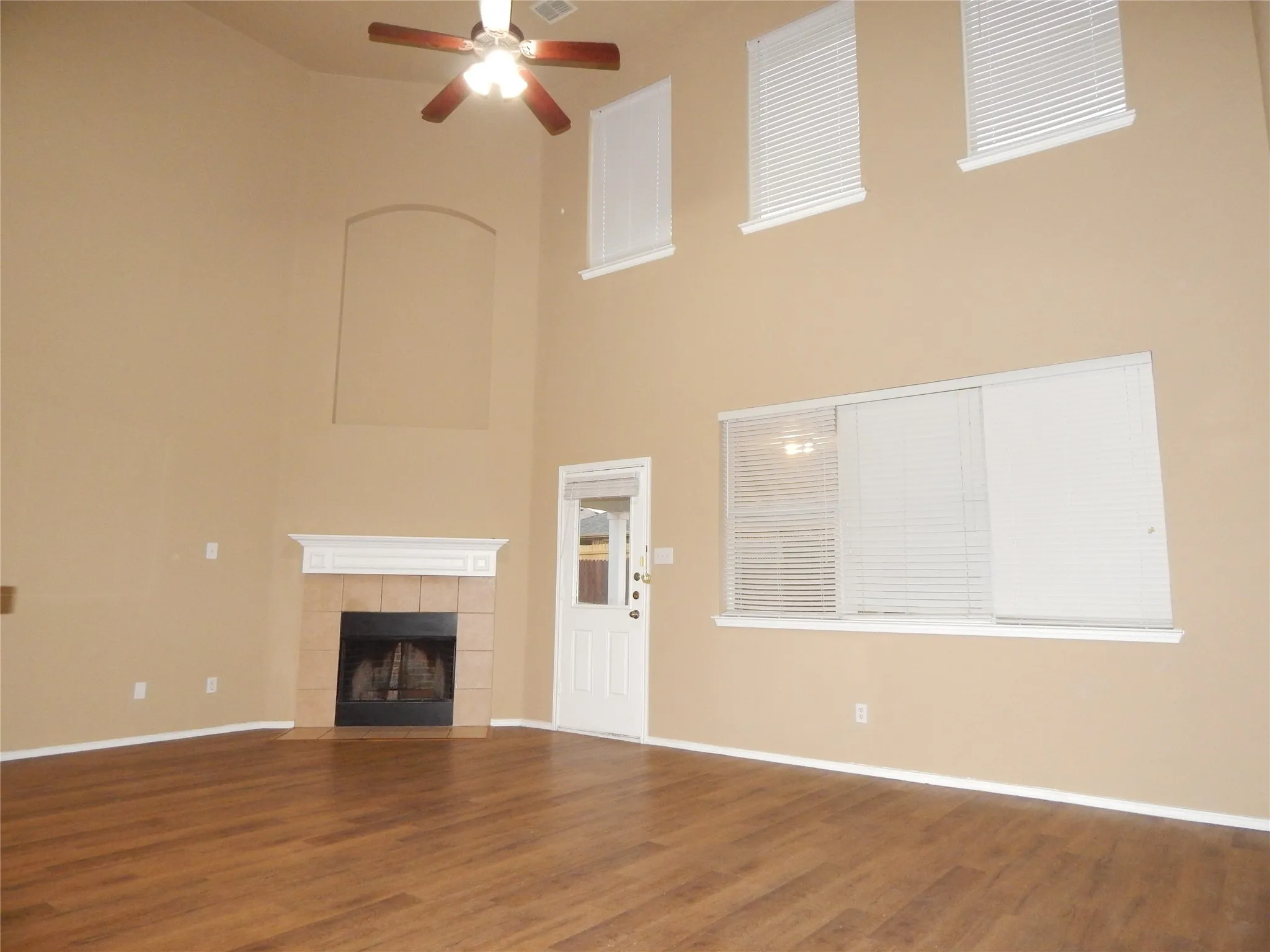 Single Family Residence For Sale in Kaufman County , 1008 Camp Verde Drive, Forney, Texas 75126, 4 Bedroom, 3 Bathroom, 2 Garage spaces, 2,435 Sqft, built in 2006, mls#21409276, Real Estate Agent in Forney, Homes For Sale in Kaufman county, Homes For Sale in Forney, Realtor in Forney Texas, Real Estate Brokerage Independent Realty Texas, Luminita Cordes Realtor