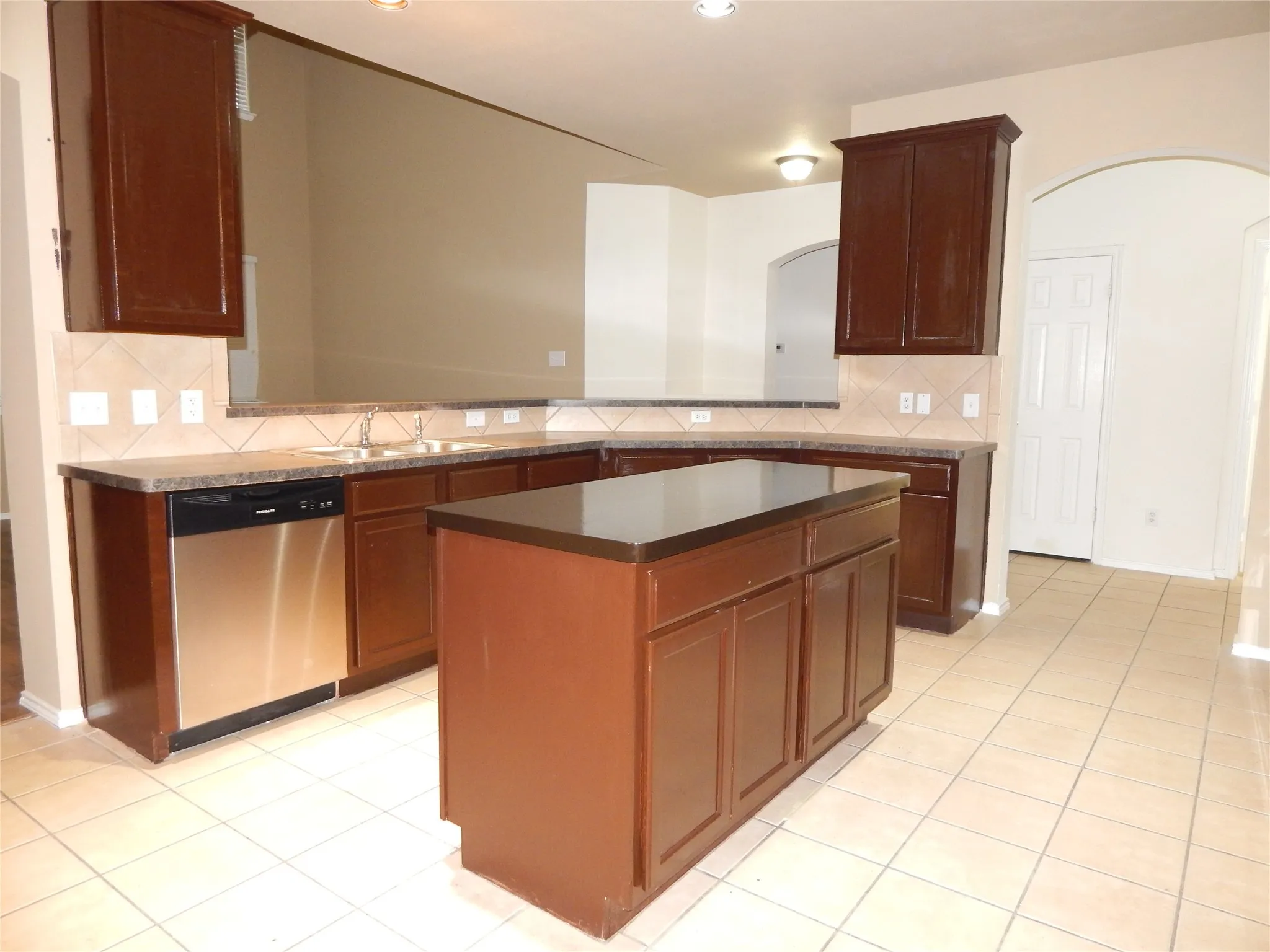 Single Family Residence For Sale in Kaufman County , 1008 Camp Verde Drive, Forney, Texas 75126, 4 Bedroom, 3 Bathroom, 2 Garage spaces, 2,435 Sqft, built in 2006, mls#21409276, Real Estate Agent in Forney, Homes For Sale in Kaufman county, Homes For Sale in Forney, Realtor in Forney Texas, Real Estate Brokerage Independent Realty Texas, Luminita Cordes Realtor