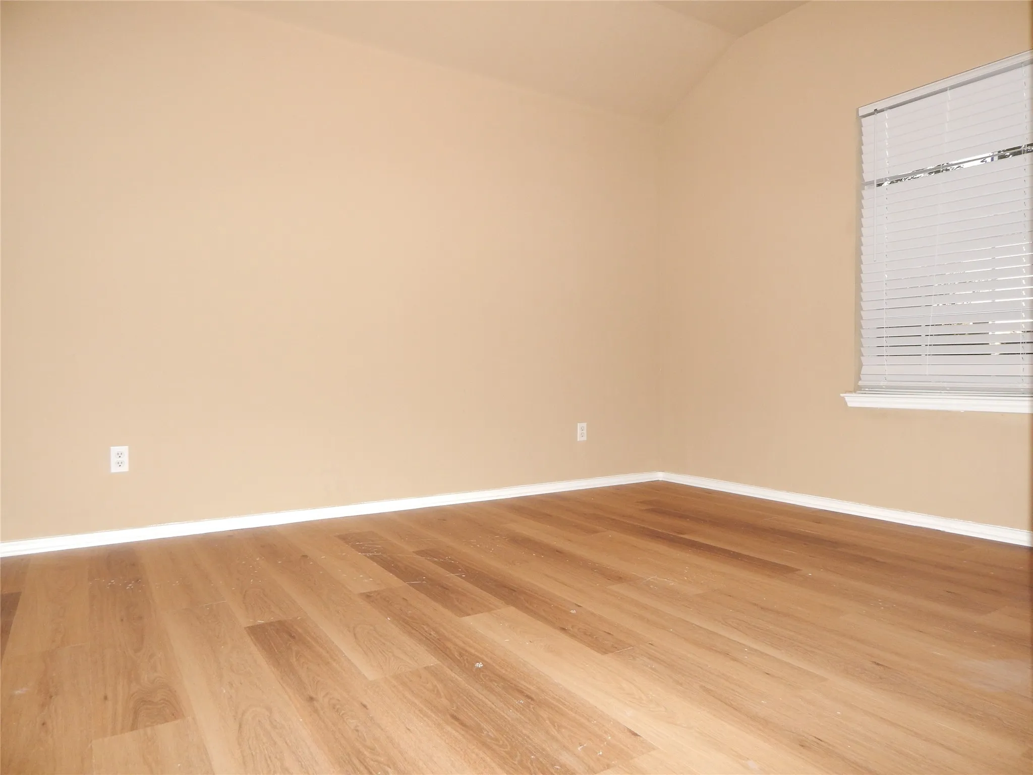 Single Family Residence For Sale in Kaufman County , 1008 Camp Verde Drive, Forney, Texas 75126, 4 Bedroom, 3 Bathroom, 2 Garage spaces, 2,435 Sqft, built in 2006, mls#21409276, Real Estate Agent in Forney, Homes For Sale in Kaufman county, Homes For Sale in Forney, Realtor in Forney Texas, Real Estate Brokerage Independent Realty Texas, Luminita Cordes Realtor