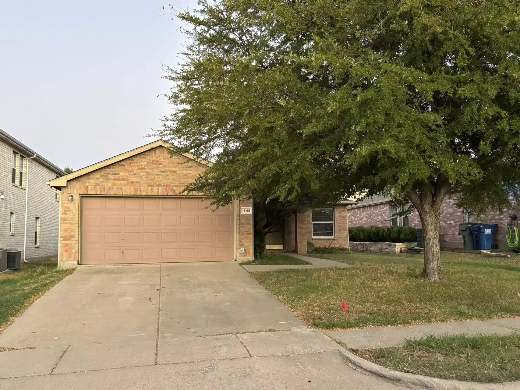 Single Family Residence For Rent