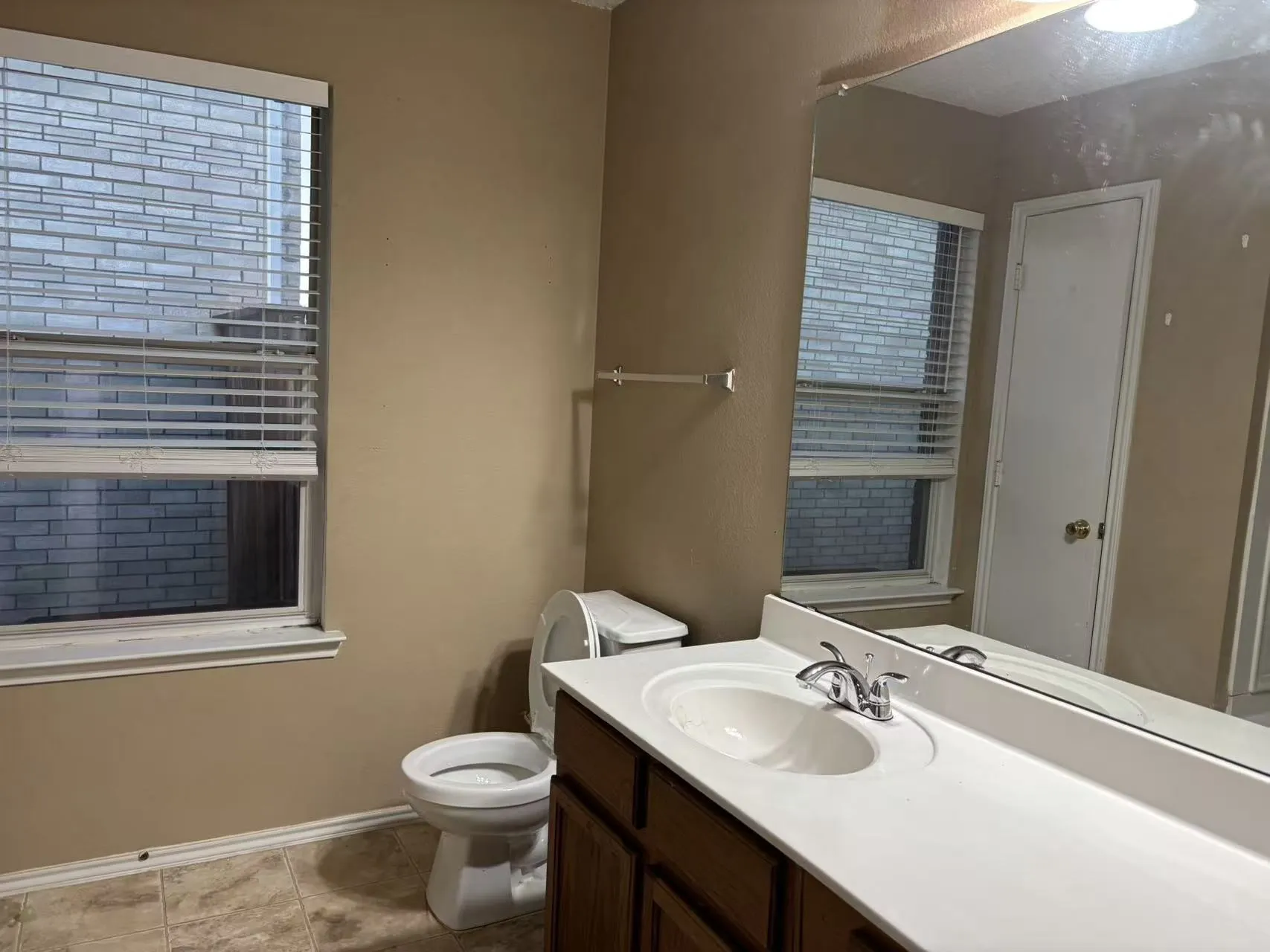 Single Family Residence For Rent in Denton County , 1645 Crown Point Drive, Little Elm, Texas 75036, 3 Bedroom, 2 Bathroom, 2 Garage spaces, 1,571 Sqft, built in 2004, mls#21409278, Real Estate Agent in Little Elm, Homes For Rent in Denton county, Homes For Rent in Little Elm, Realtor in Little Elm Texas, Real Estate Brokerage Independent Realty Texas, Luminita Cordes Realtor