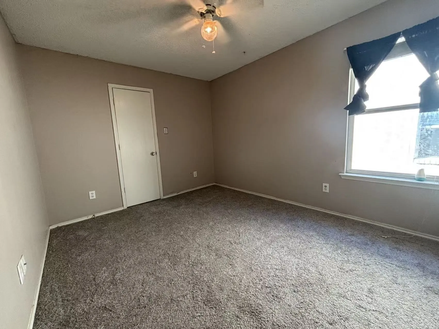 Single Family Residence For Rent in Denton County , 1645 Crown Point Drive, Little Elm, Texas 75036, 3 Bedroom, 2 Bathroom, 2 Garage spaces, 1,571 Sqft, built in 2004, mls#21409278, Real Estate Agent in Little Elm, Homes For Rent in Denton county, Homes For Rent in Little Elm, Realtor in Little Elm Texas, Real Estate Brokerage Independent Realty Texas, Luminita Cordes Realtor