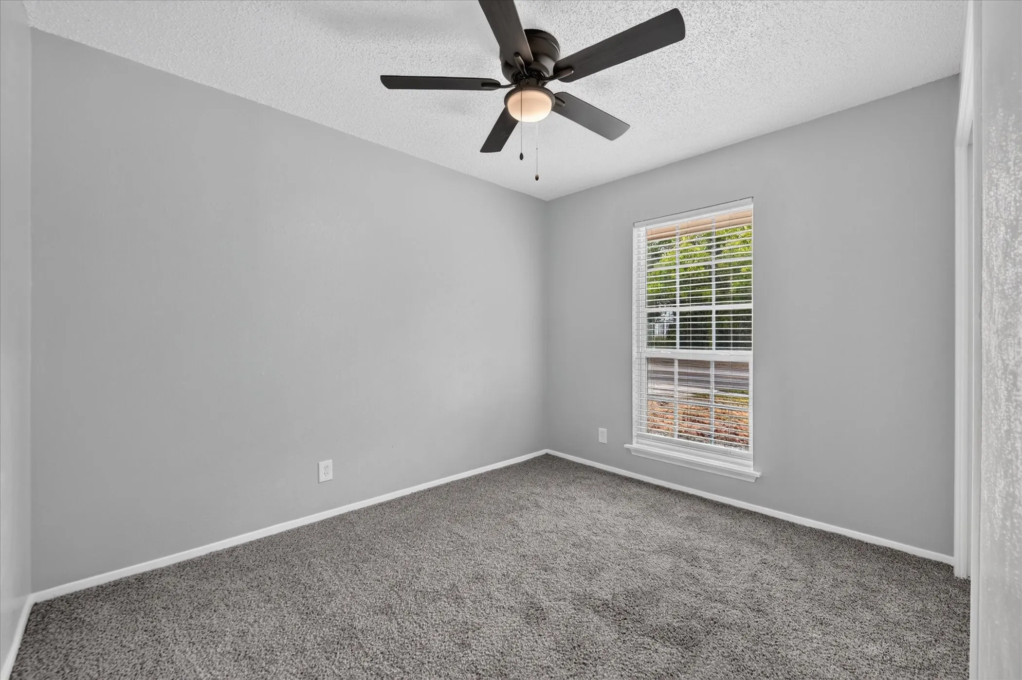 Single Family Residence For Rent in Denton County , 2023 N Bell Avenue, Denton, Texas 76209, 3 Bedroom, 2 Bathroom, Garage spaces, 1,476 Sqft, built in 1969, mls#21409279, Real Estate Agent in Denton, Homes For Rent in Denton county, Homes For Rent in Denton, Realtor in Denton Texas, Real Estate Brokerage Independent Realty Texas, Luminita Cordes Realtor