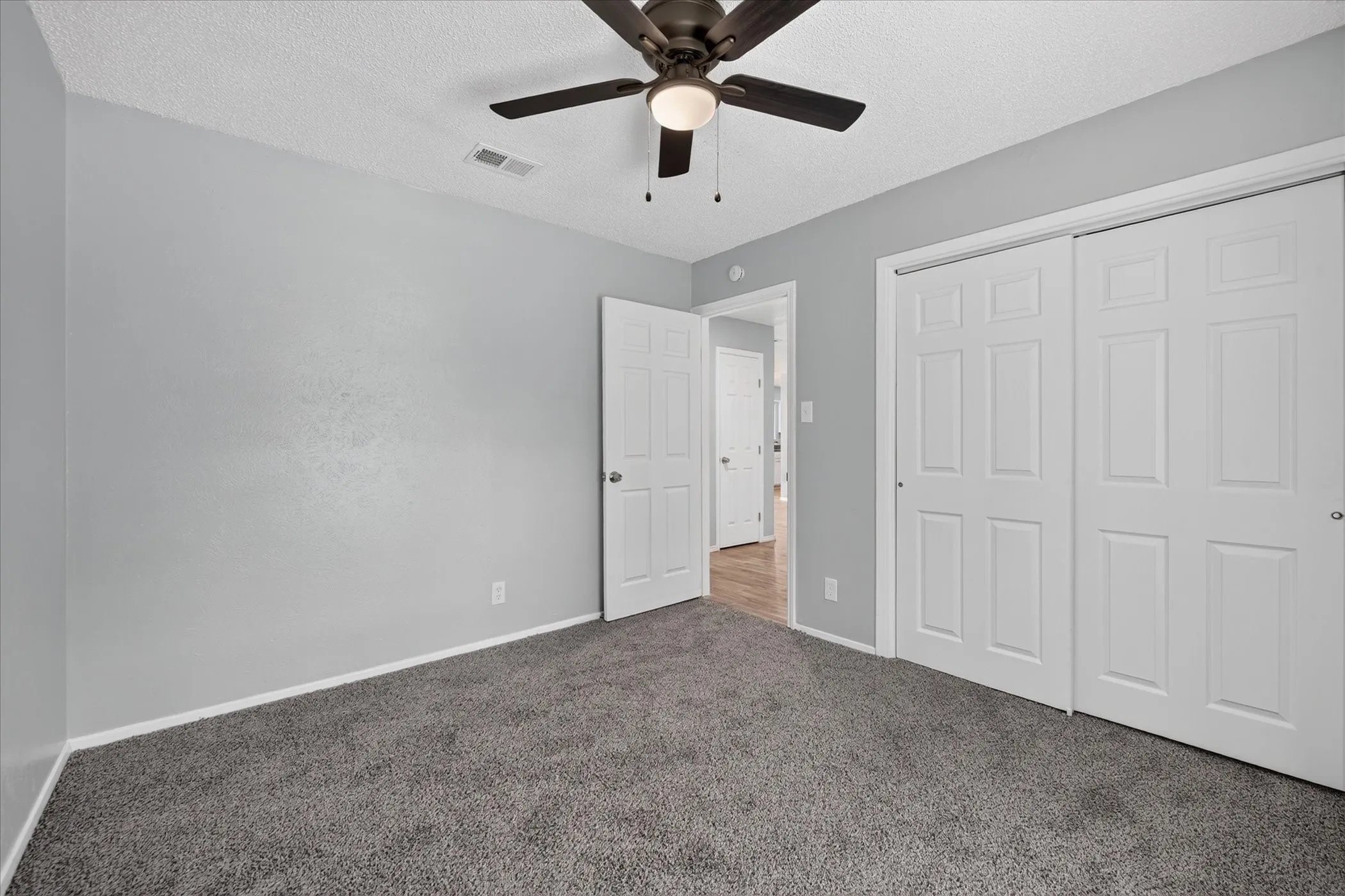 Single Family Residence For Rent in Denton County , 2023 N Bell Avenue, Denton, Texas 76209, 3 Bedroom, 2 Bathroom, Garage spaces, 1,476 Sqft, built in 1969, mls#21409279, Real Estate Agent in Denton, Homes For Rent in Denton county, Homes For Rent in Denton, Realtor in Denton Texas, Real Estate Brokerage Independent Realty Texas, Luminita Cordes Realtor