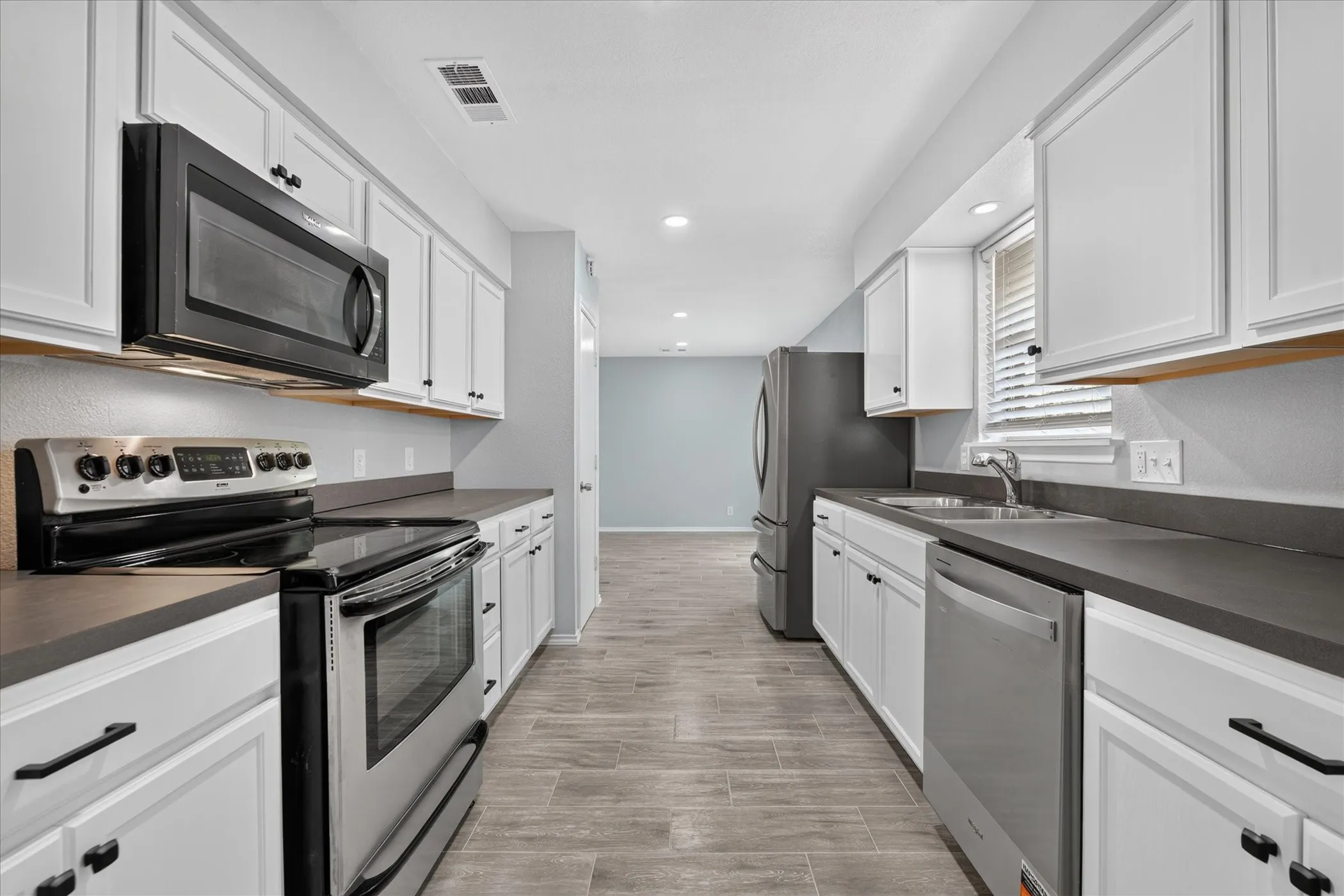 Single Family Residence For Rent in Denton County , 2023 N Bell Avenue, Denton, Texas 76209, 3 Bedroom, 2 Bathroom, Garage spaces, 1,476 Sqft, built in 1969, mls#21409279, Real Estate Agent in Denton, Homes For Rent in Denton county, Homes For Rent in Denton, Realtor in Denton Texas, Real Estate Brokerage Independent Realty Texas, Luminita Cordes Realtor