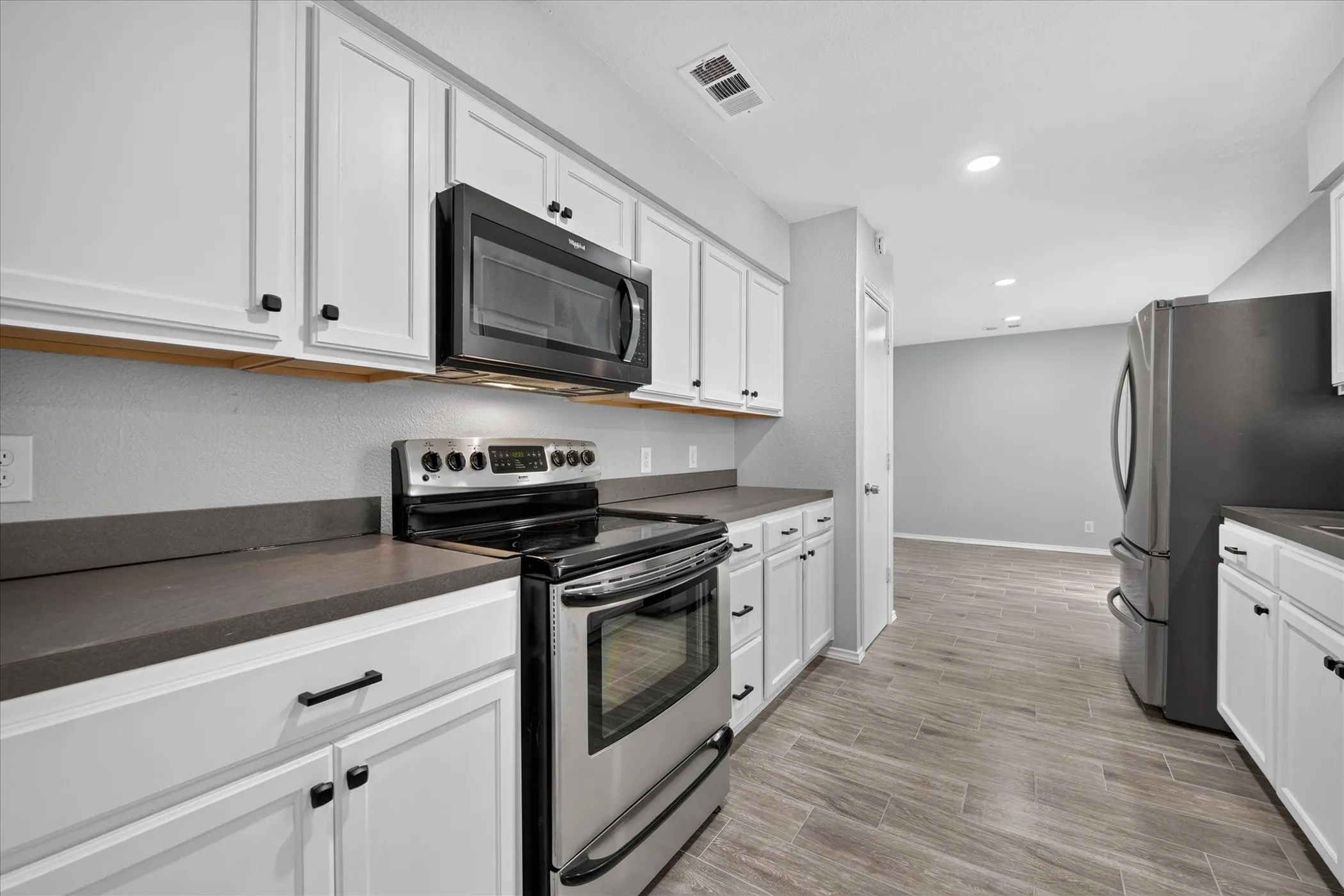 Single Family Residence For Rent in Denton County , 2023 N Bell Avenue, Denton, Texas 76209, 3 Bedroom, 2 Bathroom, Garage spaces, 1,476 Sqft, built in 1969, mls#21409279, Real Estate Agent in Denton, Homes For Rent in Denton county, Homes For Rent in Denton, Realtor in Denton Texas, Real Estate Brokerage Independent Realty Texas, Luminita Cordes Realtor