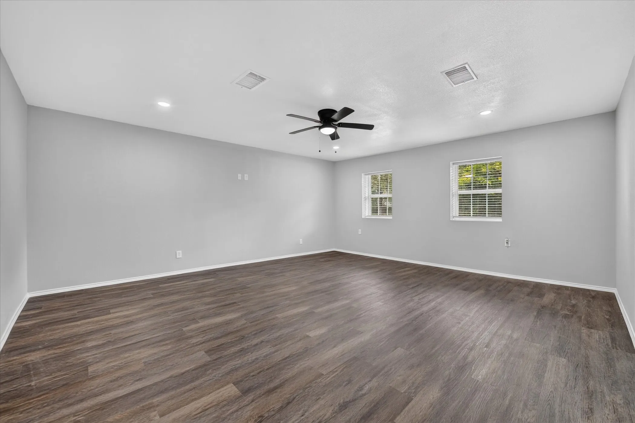 Single Family Residence For Rent in Denton County , 2023 N Bell Avenue, Denton, Texas 76209, 3 Bedroom, 2 Bathroom, Garage spaces, 1,476 Sqft, built in 1969, mls#21409279, Real Estate Agent in Denton, Homes For Rent in Denton county, Homes For Rent in Denton, Realtor in Denton Texas, Real Estate Brokerage Independent Realty Texas, Luminita Cordes Realtor