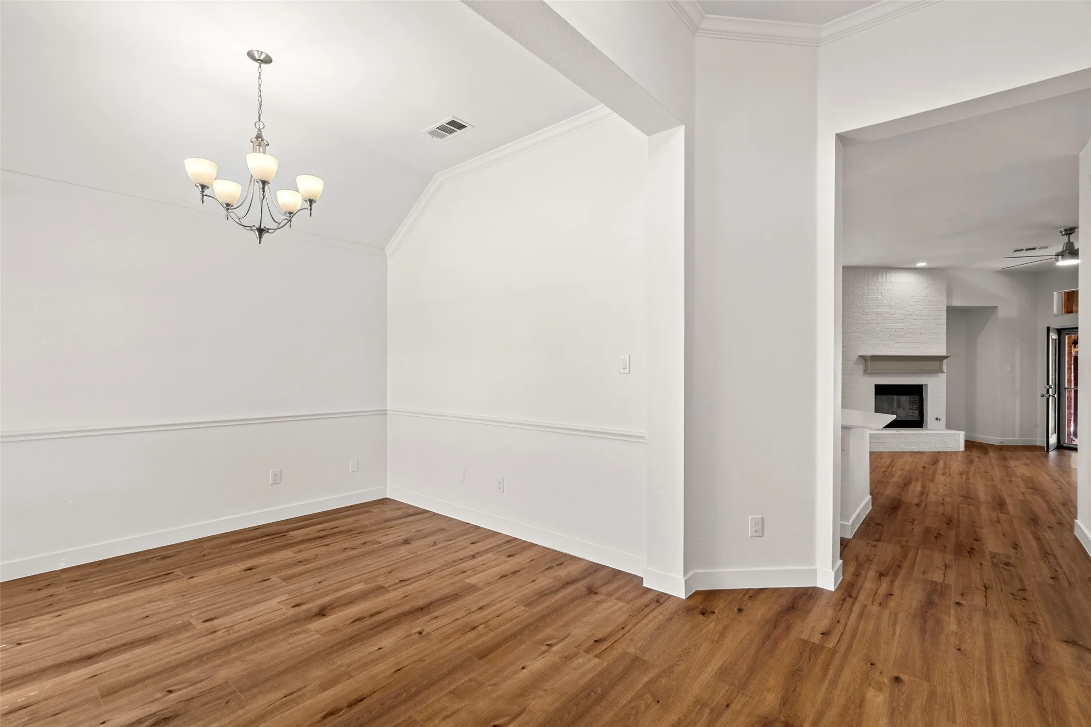 Single Family Residence For Rent in Denton County , 5624 Buckskin Drive, The Colony, Texas 75056, 3 Bedroom, 2 Bathroom, 2 Garage spaces, 1,628 Sqft, built in 2001, mls#21409262, Real Estate Agent in The Colony, Homes For Rent in Denton county, Homes For Rent in The Colony, Realtor in The Colony Texas, Real Estate Brokerage Independent Realty Texas, Luminita Cordes Realtor