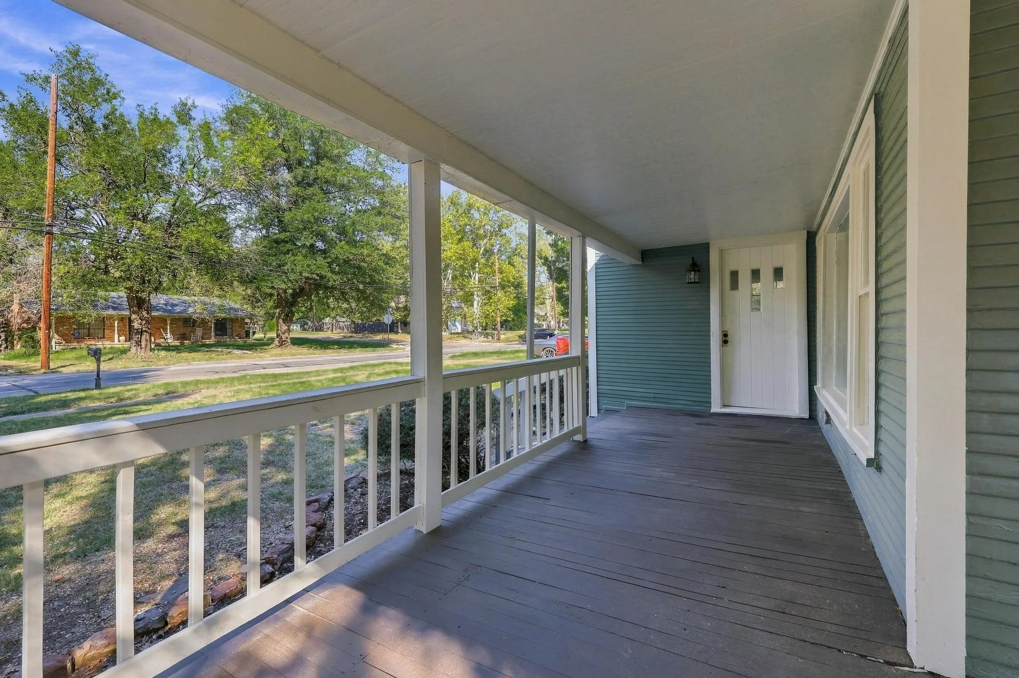 Single Family Residence For Sale in Grayson County , 512 E Main Street, Whitesboro, Texas 76273, 4 Bedroom, 2 Bathroom, Garage spaces, 2,064 Sqft, built in 1918, mls#21409294, Real Estate Agent in Whitesboro, Homes For Sale in Grayson county, Homes For Sale in Whitesboro, Realtor in Whitesboro Texas, Real Estate Brokerage Independent Realty Texas, Luminita Cordes Realtor