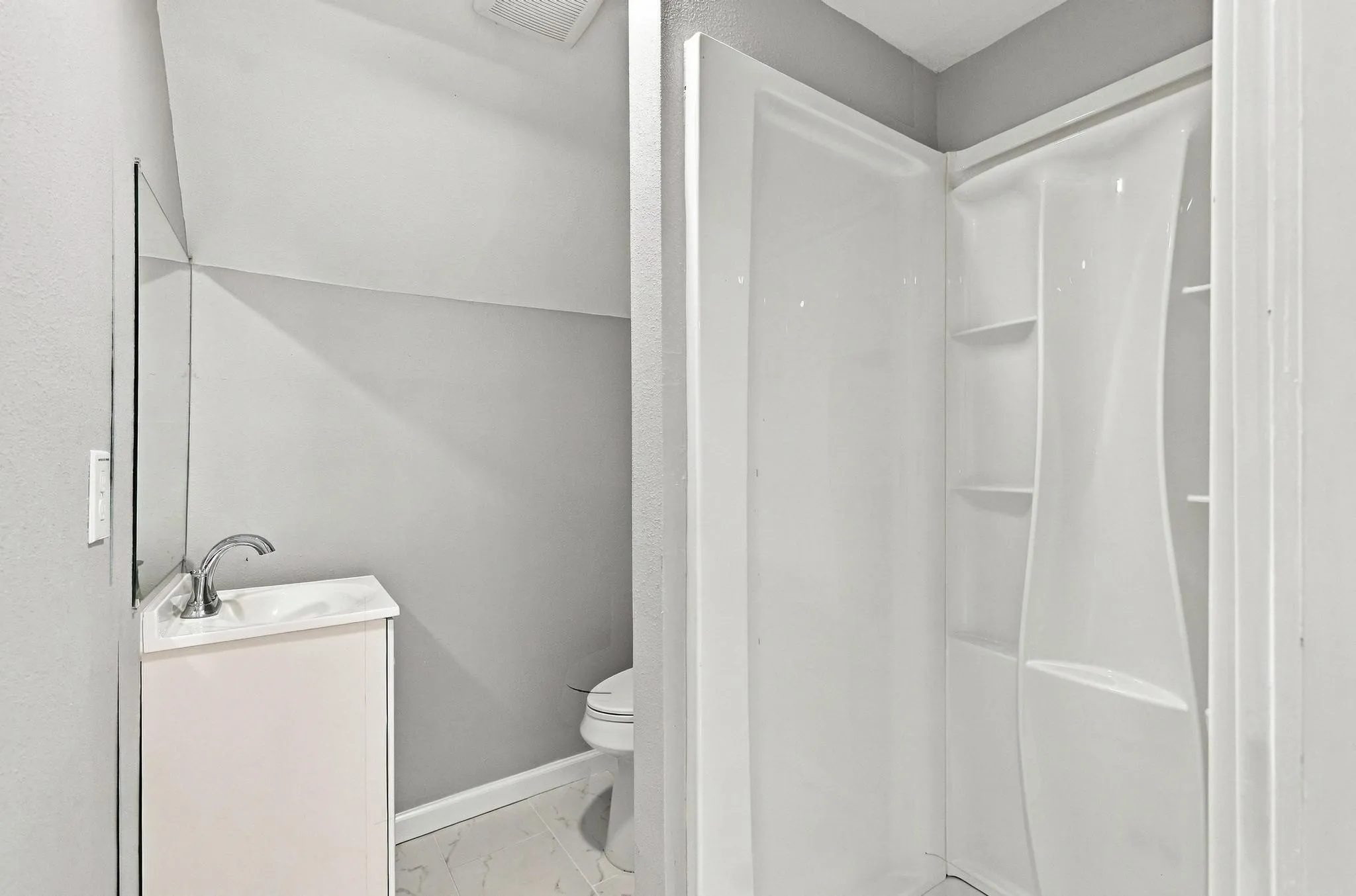 Single Family Residence For Sale in Grayson County , 512 E Main Street, Whitesboro, Texas 76273, 4 Bedroom, 2 Bathroom, Garage spaces, 2,064 Sqft, built in 1918, mls#21409294, Real Estate Agent in Whitesboro, Homes For Sale in Grayson county, Homes For Sale in Whitesboro, Realtor in Whitesboro Texas, Real Estate Brokerage Independent Realty Texas, Luminita Cordes Realtor