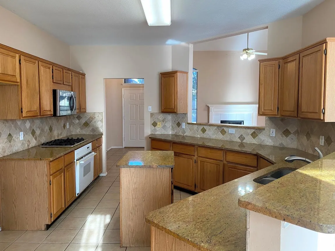 Single Family Residence For Rent in Collin County , 7105 Tansy Place, Plano, Texas 75025, 4 Bedroom, 3 Bathroom, 2 Garage spaces, 2,099 Sqft, built in 1993, mls#21409302, Real Estate Agent in Plano, Homes For Rent in Collin county, Homes For Rent in Plano, Realtor in Plano Texas, Real Estate Brokerage Independent Realty Texas, Luminita Cordes Realtor