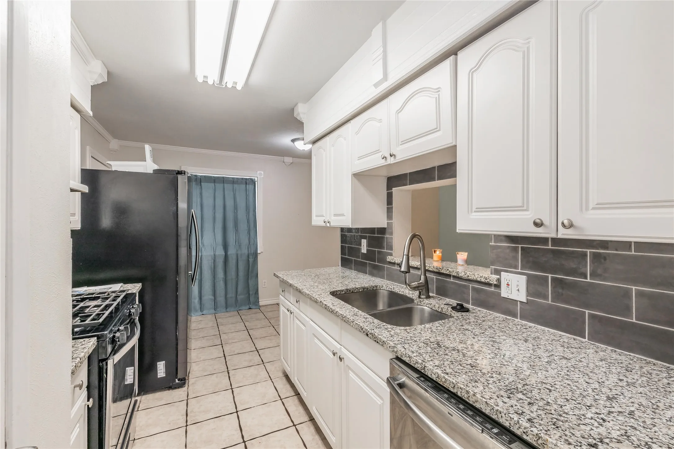 Single Family Residence For Sale in Tarrant County , 1104 Crane Drive, Euless, Texas 76039, 3 Bedroom, 2 Bathroom, 1 Garage spaces, 1,115 Sqft, built in 1964, mls#21407861, Real Estate Agent in Euless, Homes For Sale in Tarrant county, Homes For Sale in Euless, Realtor in Euless Texas, Real Estate Brokerage Independent Realty Texas, Luminita Cordes Realtor