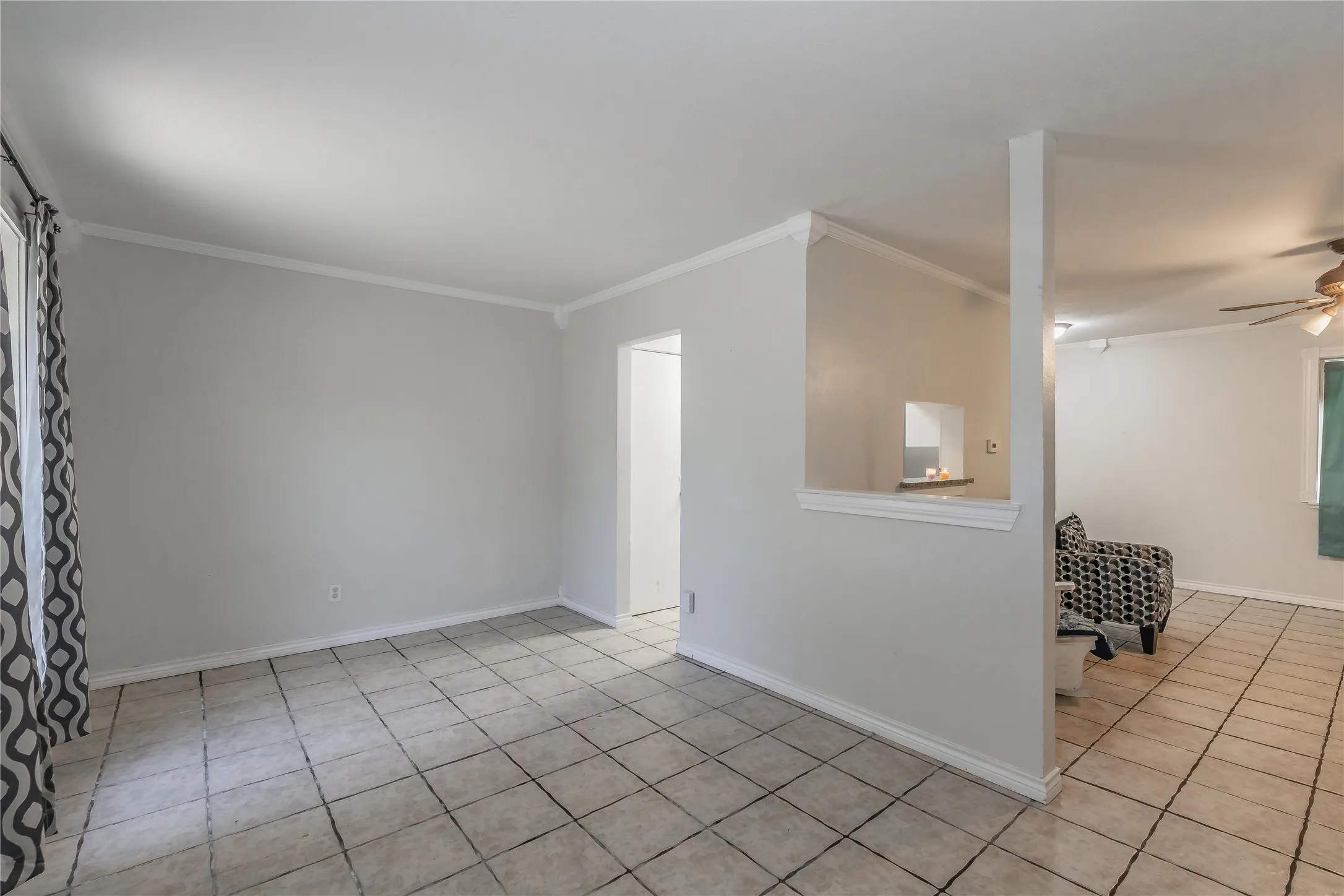 Single Family Residence For Sale in Tarrant County , 1104 Crane Drive, Euless, Texas 76039, 3 Bedroom, 2 Bathroom, 1 Garage spaces, 1,115 Sqft, built in 1964, mls#21407861, Real Estate Agent in Euless, Homes For Sale in Tarrant county, Homes For Sale in Euless, Realtor in Euless Texas, Real Estate Brokerage Independent Realty Texas, Luminita Cordes Realtor