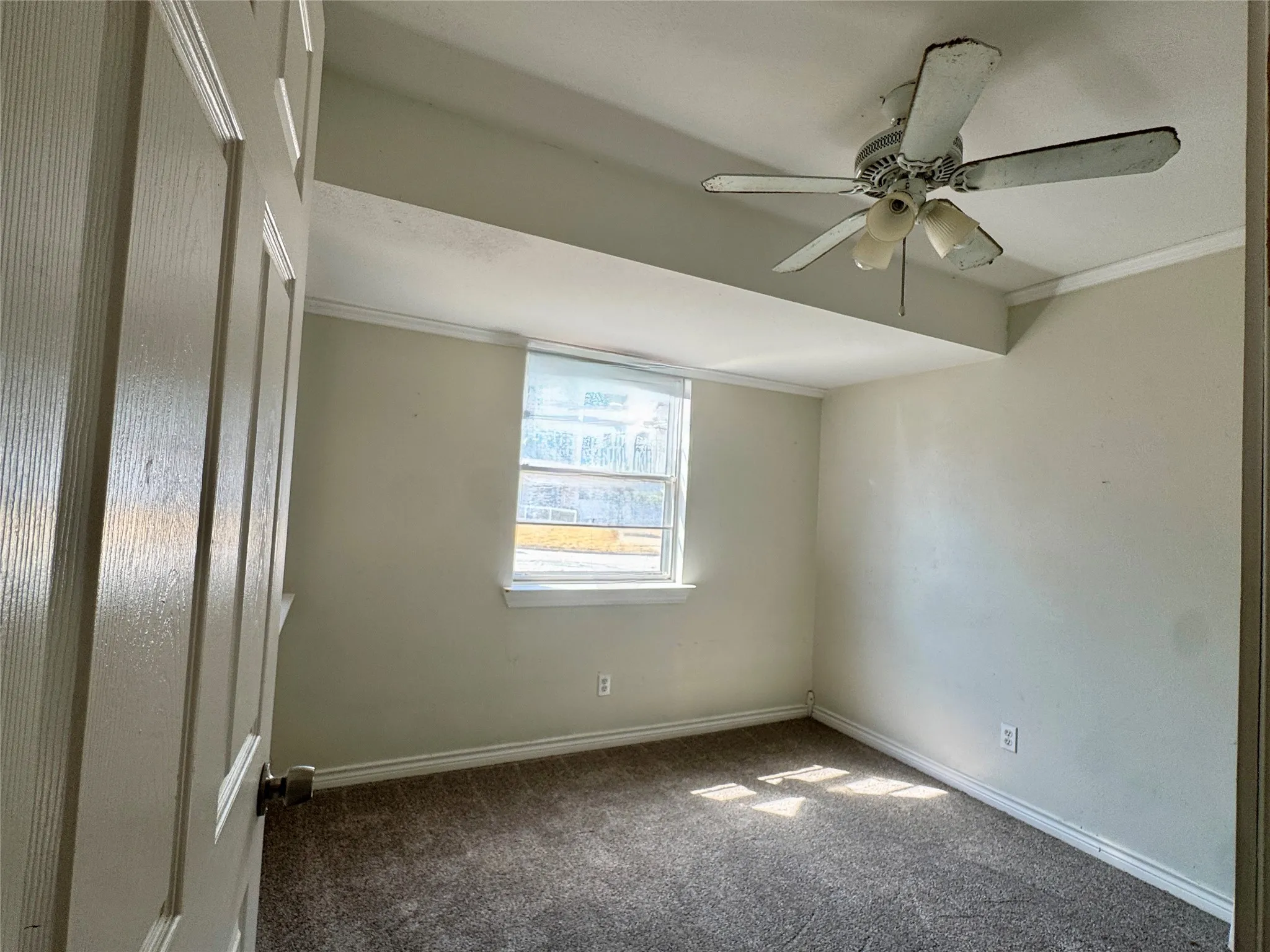 Single Family Residence For Sale in Tarrant County , 1104 Crane Drive, Euless, Texas 76039, 3 Bedroom, 2 Bathroom, 1 Garage spaces, 1,115 Sqft, built in 1964, mls#21407861, Real Estate Agent in Euless, Homes For Sale in Tarrant county, Homes For Sale in Euless, Realtor in Euless Texas, Real Estate Brokerage Independent Realty Texas, Luminita Cordes Realtor