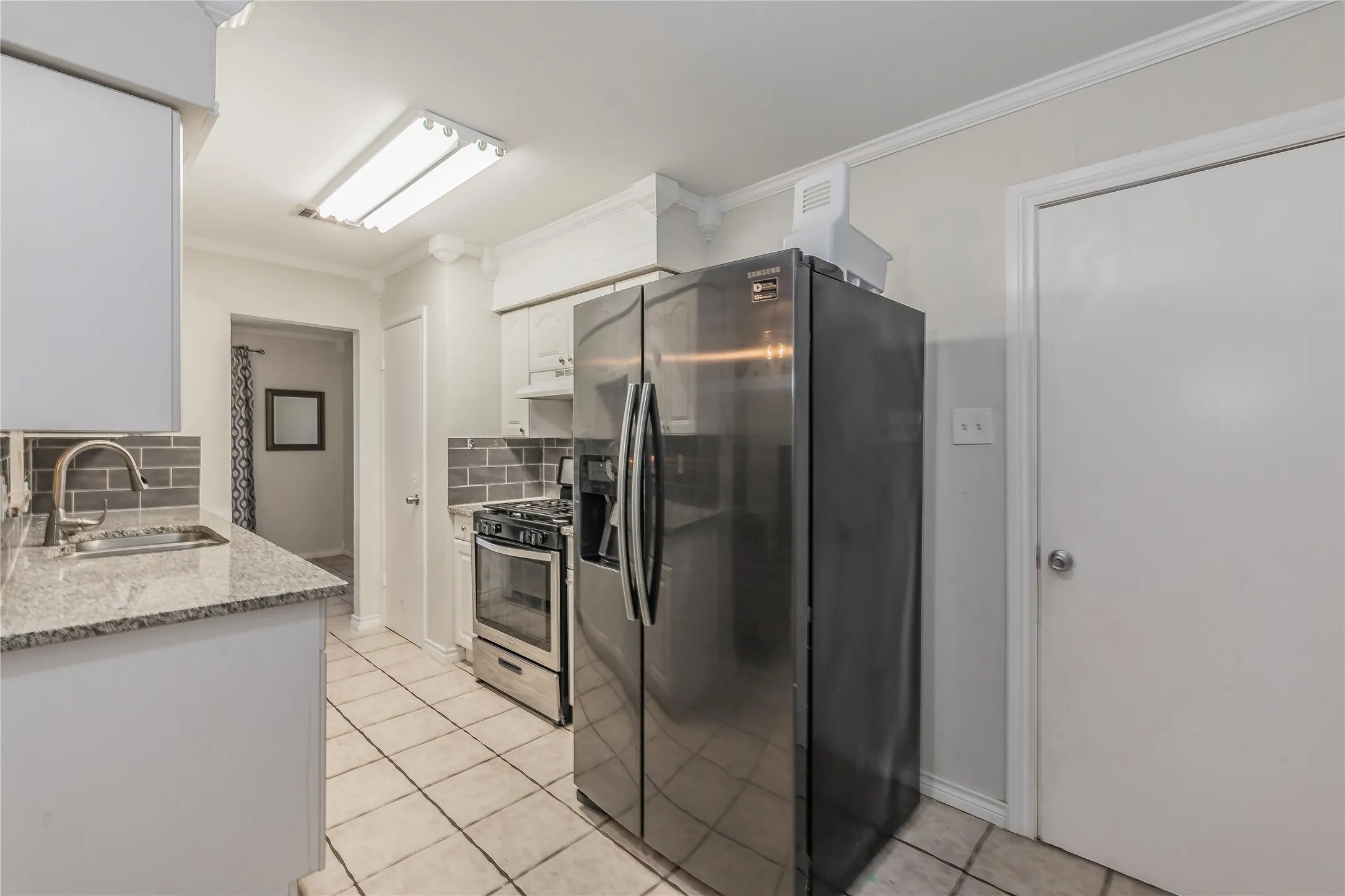 Single Family Residence For Sale in Tarrant County , 1104 Crane Drive, Euless, Texas 76039, 3 Bedroom, 2 Bathroom, 1 Garage spaces, 1,115 Sqft, built in 1964, mls#21407861, Real Estate Agent in Euless, Homes For Sale in Tarrant county, Homes For Sale in Euless, Realtor in Euless Texas, Real Estate Brokerage Independent Realty Texas, Luminita Cordes Realtor