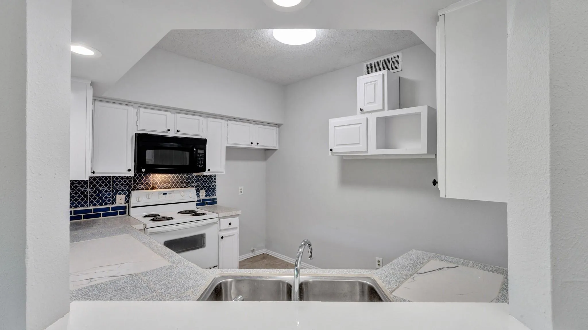 Condominium For Rent in Dallas County , 9601 Forest Lane 1113, Dallas, Texas 75243, 1 Bedroom, 1 Bathroom, Garage spaces, 685 Sqft, built in 1983, mls#21409319, Real Estate Agent in Dallas, Homes For Rent in Dallas county, Homes For Rent in Dallas, Realtor in Dallas Texas, Real Estate Brokerage Independent Realty Texas, Luminita Cordes Realtor