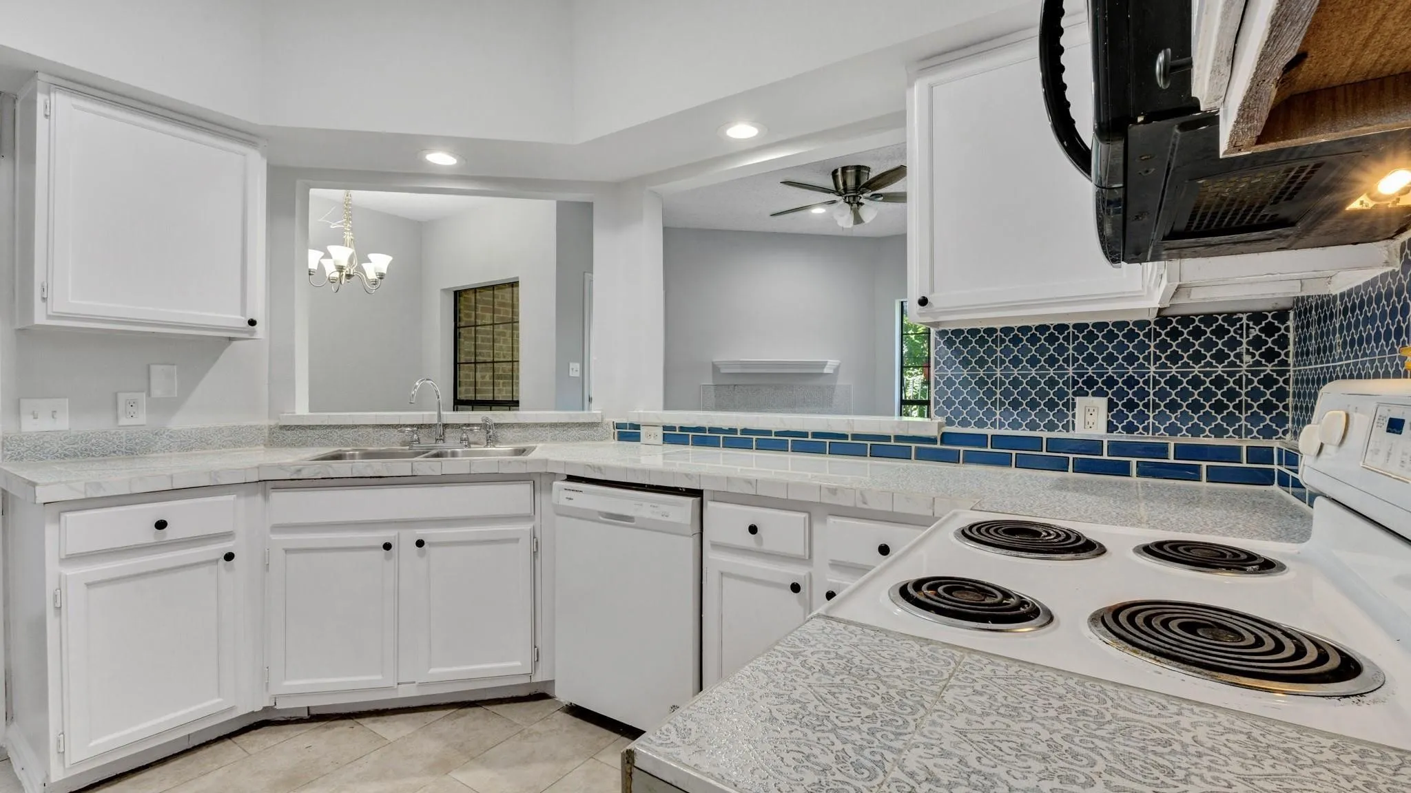 Condominium For Rent in Dallas County , 9601 Forest Lane 1113, Dallas, Texas 75243, 1 Bedroom, 1 Bathroom, Garage spaces, 685 Sqft, built in 1983, mls#21409319, Real Estate Agent in Dallas, Homes For Rent in Dallas county, Homes For Rent in Dallas, Realtor in Dallas Texas, Real Estate Brokerage Independent Realty Texas, Luminita Cordes Realtor