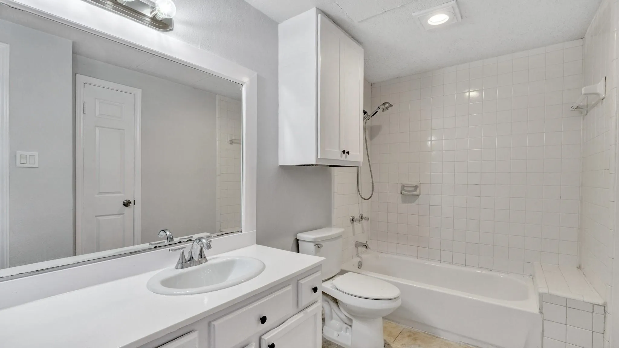 Condominium For Rent in Dallas County , 9601 Forest Lane 1113, Dallas, Texas 75243, 1 Bedroom, 1 Bathroom, Garage spaces, 685 Sqft, built in 1983, mls#21409319, Real Estate Agent in Dallas, Homes For Rent in Dallas county, Homes For Rent in Dallas, Realtor in Dallas Texas, Real Estate Brokerage Independent Realty Texas, Luminita Cordes Realtor