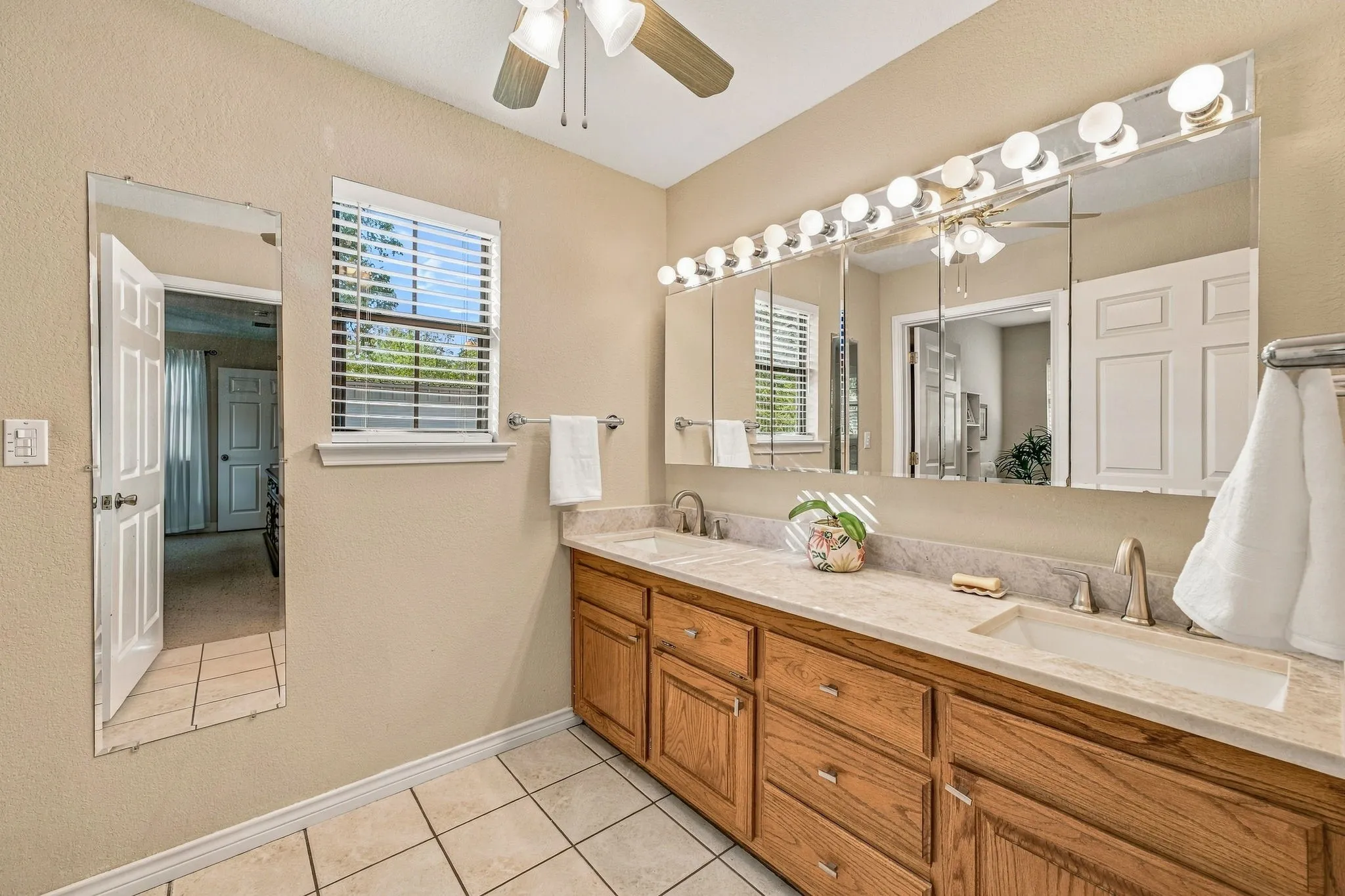 Single Family Residence For Sale in Comanche County , 217 Mathis Road, Dublin, Texas 76446, 3 Bedroom, 2 Bathroom, 2 Garage spaces, 1,782 Sqft, built in 1998, mls#21409210, Real Estate Agent in Dublin, Homes For Sale in Comanche county, Homes For Sale in Dublin, Realtor in Dublin Texas, Real Estate Brokerage Independent Realty Texas, Luminita Cordes Realtor