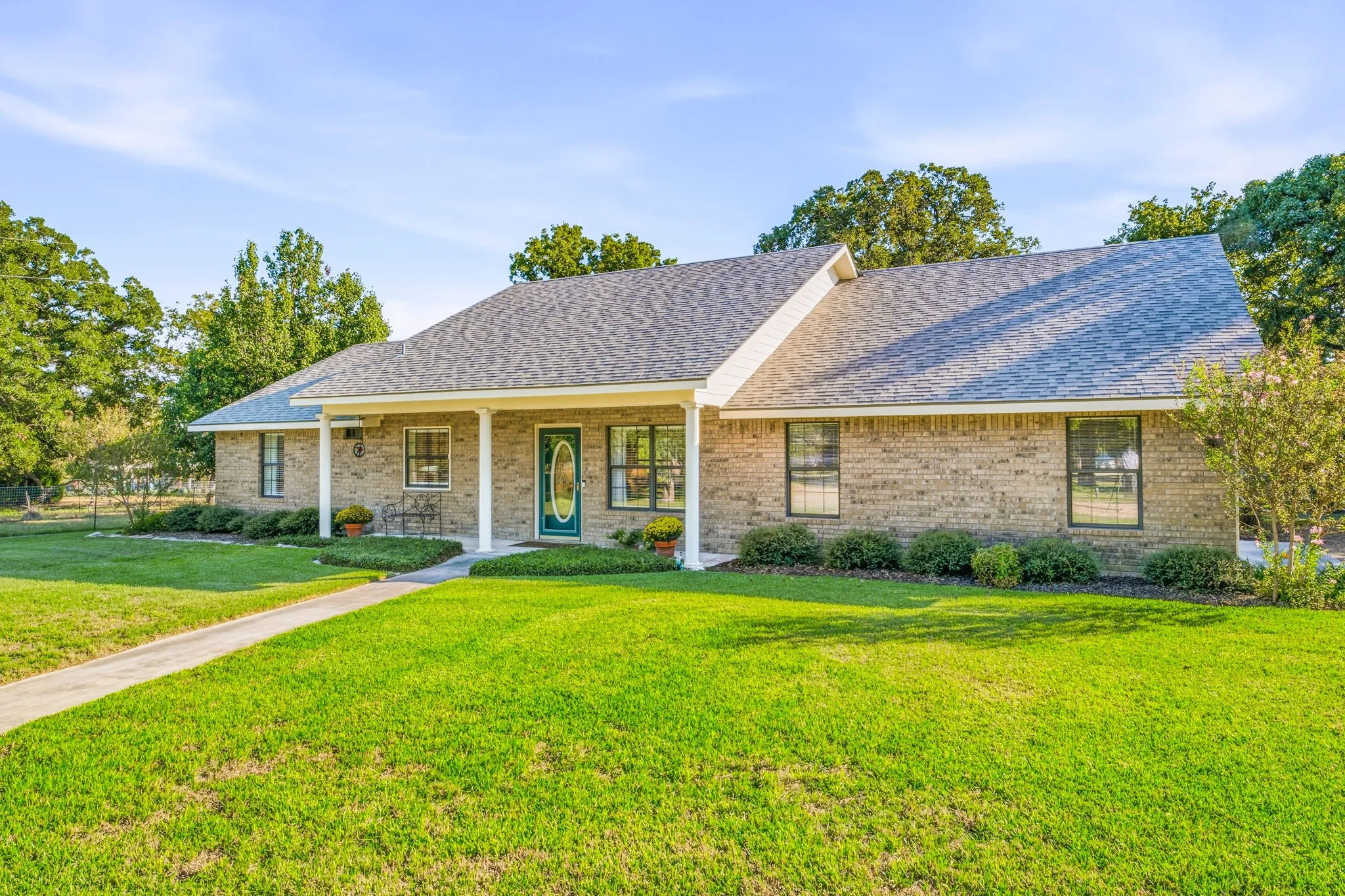 Single Family Residence For Sale in Comanche County , 217 Mathis Road, Dublin, Texas 76446, 3 Bedroom, 2 Bathroom, 2 Garage spaces, 1,782 Sqft, built in 1998, mls#21409210, Real Estate Agent in Dublin, Homes For Sale in Comanche county, Homes For Sale in Dublin, Realtor in Dublin Texas, Real Estate Brokerage Independent Realty Texas, Luminita Cordes Realtor
