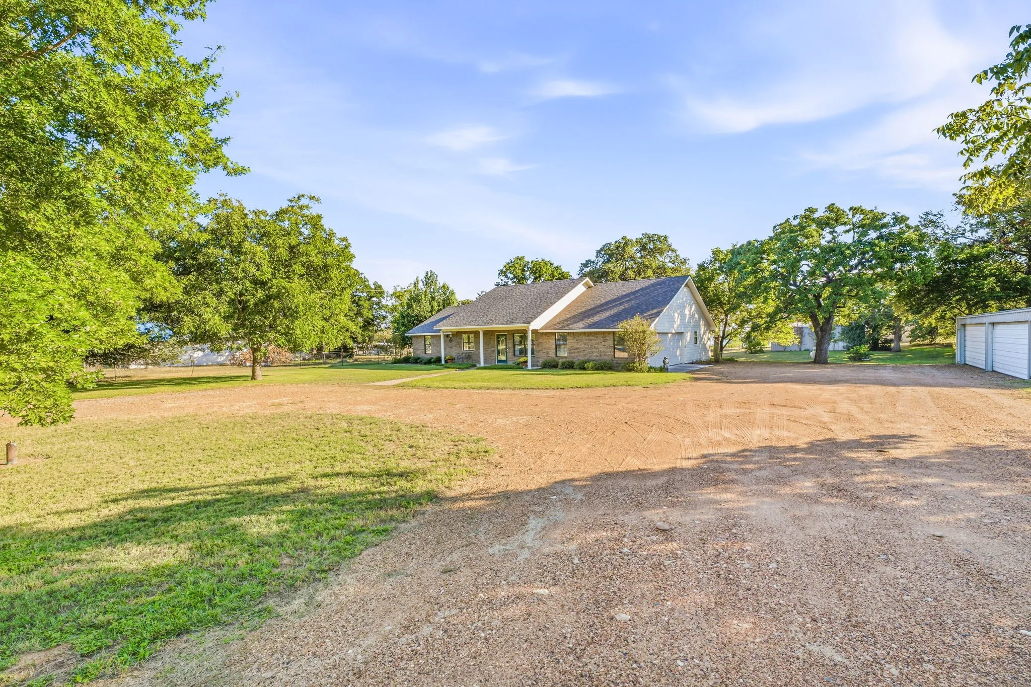 Single Family Residence For Sale in Comanche County , 217 Mathis Road, Dublin, Texas 76446, 3 Bedroom, 2 Bathroom, 2 Garage spaces, 1,782 Sqft, built in 1998, mls#21409210, Real Estate Agent in Dublin, Homes For Sale in Comanche county, Homes For Sale in Dublin, Realtor in Dublin Texas, Real Estate Brokerage Independent Realty Texas, Luminita Cordes Realtor