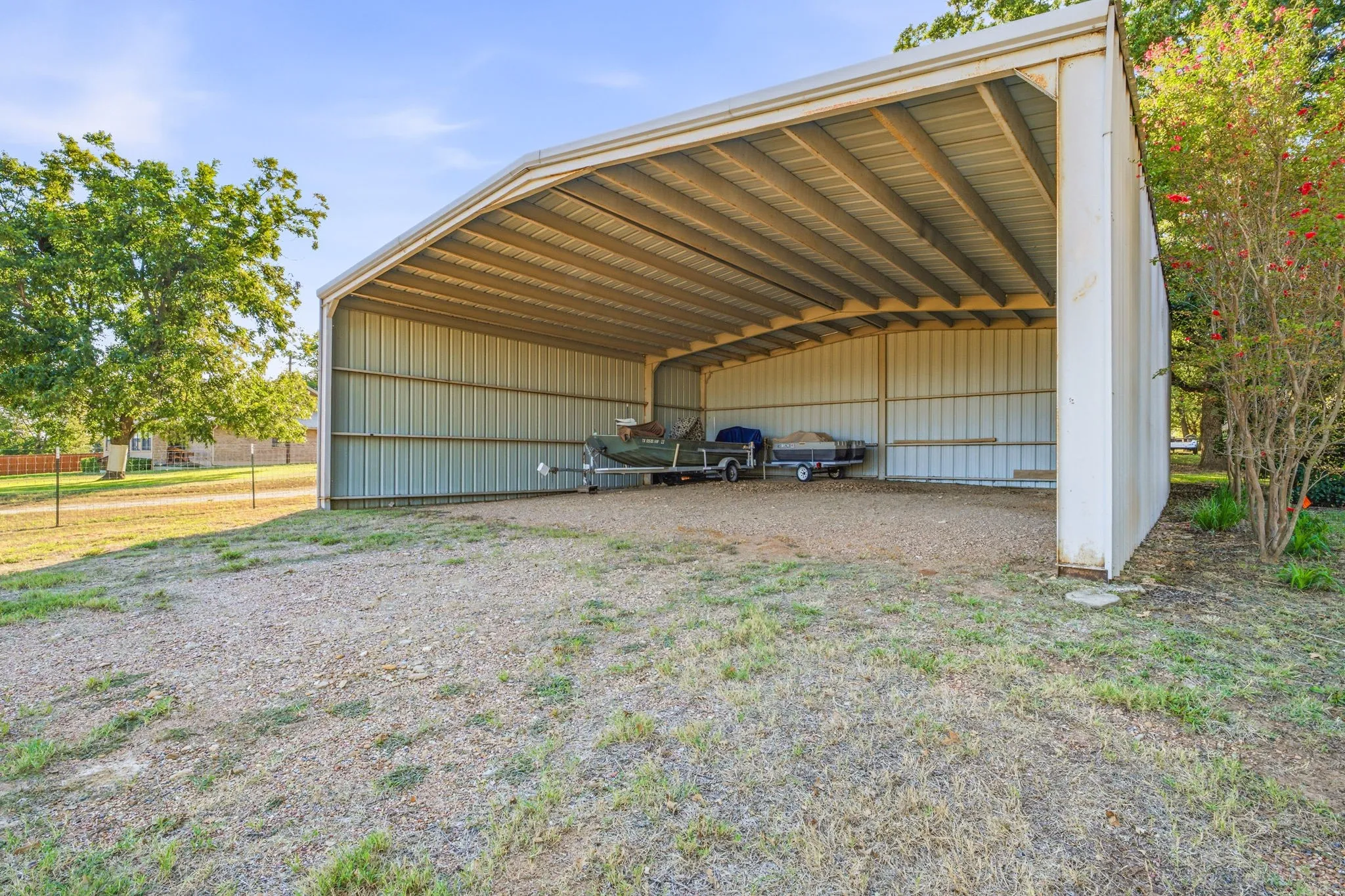 Single Family Residence For Sale in Comanche County , 217 Mathis Road, Dublin, Texas 76446, 3 Bedroom, 2 Bathroom, 2 Garage spaces, 1,782 Sqft, built in 1998, mls#21409210, Real Estate Agent in Dublin, Homes For Sale in Comanche county, Homes For Sale in Dublin, Realtor in Dublin Texas, Real Estate Brokerage Independent Realty Texas, Luminita Cordes Realtor