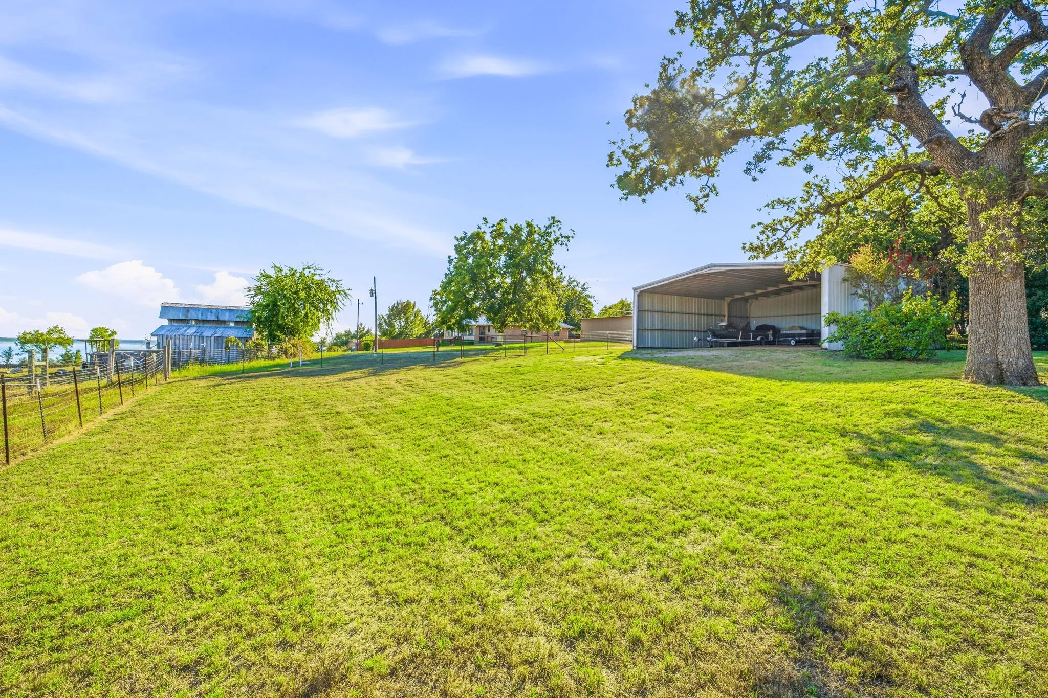 Single Family Residence For Sale in Comanche County , 217 Mathis Road, Dublin, Texas 76446, 3 Bedroom, 2 Bathroom, 2 Garage spaces, 1,782 Sqft, built in 1998, mls#21409210, Real Estate Agent in Dublin, Homes For Sale in Comanche county, Homes For Sale in Dublin, Realtor in Dublin Texas, Real Estate Brokerage Independent Realty Texas, Luminita Cordes Realtor