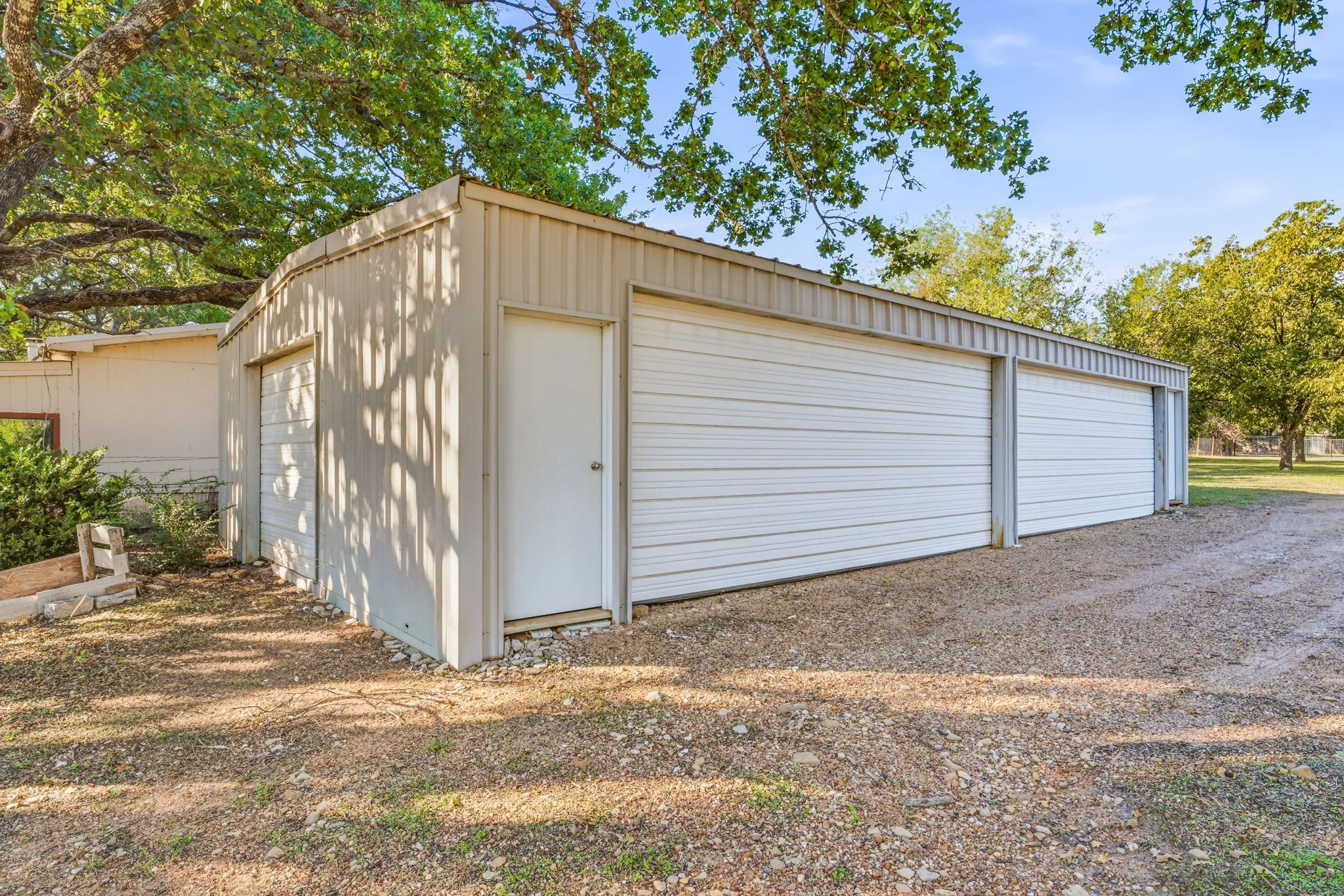 Single Family Residence For Sale in Comanche County , 217 Mathis Road, Dublin, Texas 76446, 3 Bedroom, 2 Bathroom, 2 Garage spaces, 1,782 Sqft, built in 1998, mls#21409210, Real Estate Agent in Dublin, Homes For Sale in Comanche county, Homes For Sale in Dublin, Realtor in Dublin Texas, Real Estate Brokerage Independent Realty Texas, Luminita Cordes Realtor