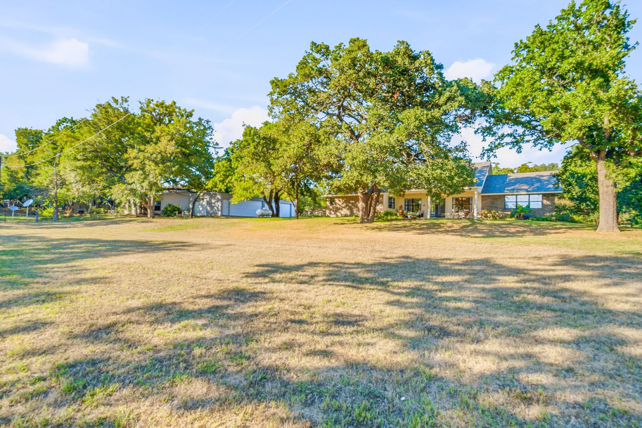 Single Family Residence For Sale in Comanche County , 217 Mathis Road, Dublin, Texas 76446, 3 Bedroom, 2 Bathroom, 2 Garage spaces, 1,782 Sqft, built in 1998, mls#21409210, Real Estate Agent in Dublin, Homes For Sale in Comanche county, Homes For Sale in Dublin, Realtor in Dublin Texas, Real Estate Brokerage Independent Realty Texas, Luminita Cordes Realtor