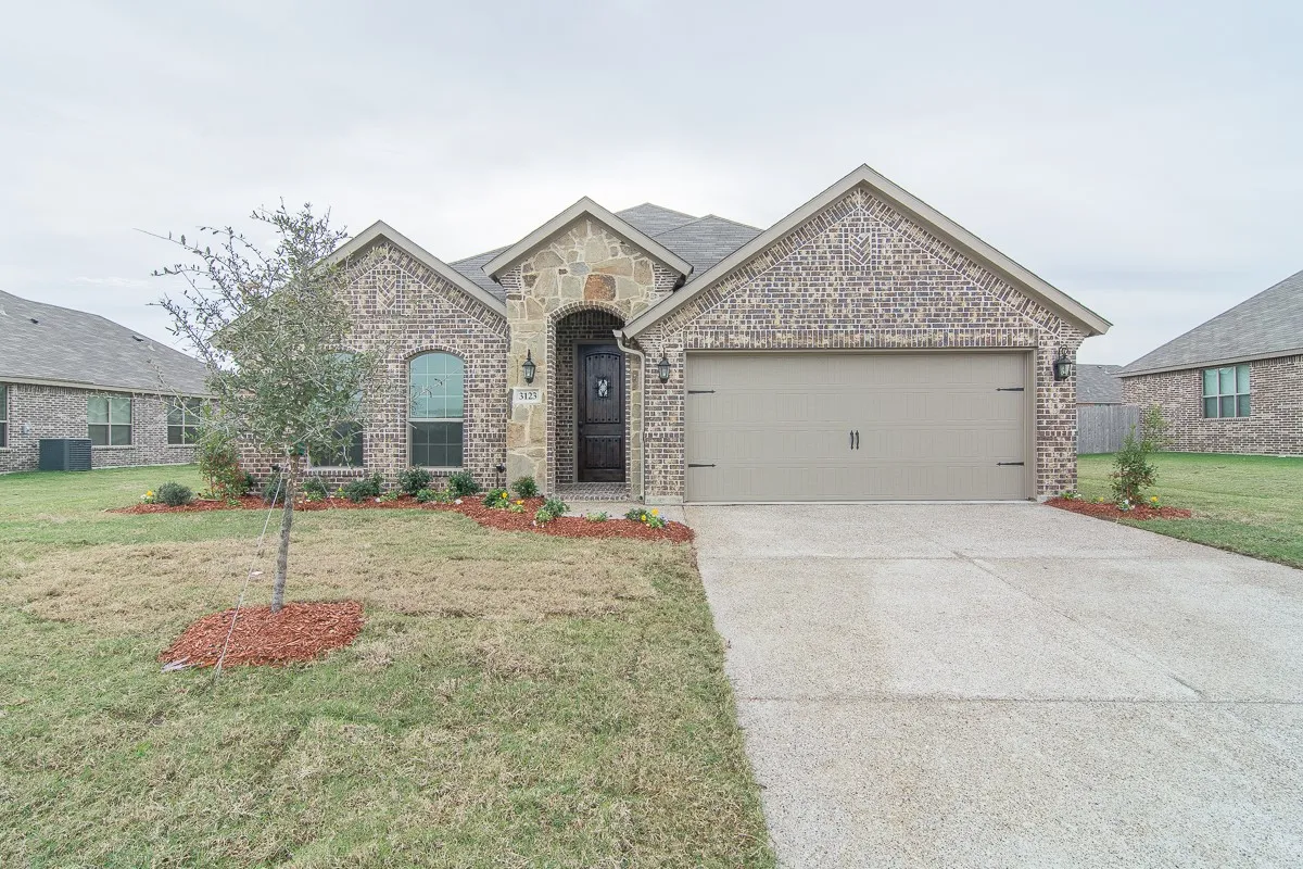 Single Family Residence For Rent