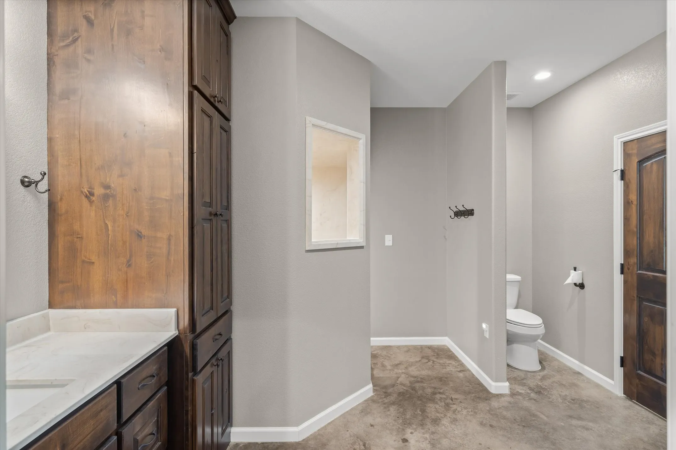Single Family Residence For Sale in Van Zandt County , 1143 VZ County Road 4602, Ben Wheeler, Texas 75754, 3 Bedroom, 3 Bathroom, 2 Garage spaces, 2,340 Sqft, built in 2019, mls#21408746, Real Estate Agent in Ben Wheeler, Homes For Sale in Van Zandt county, Homes For Sale in Ben Wheeler, Realtor in Ben Wheeler Texas, Real Estate Brokerage Independent Realty Texas, Luminita Cordes Realtor