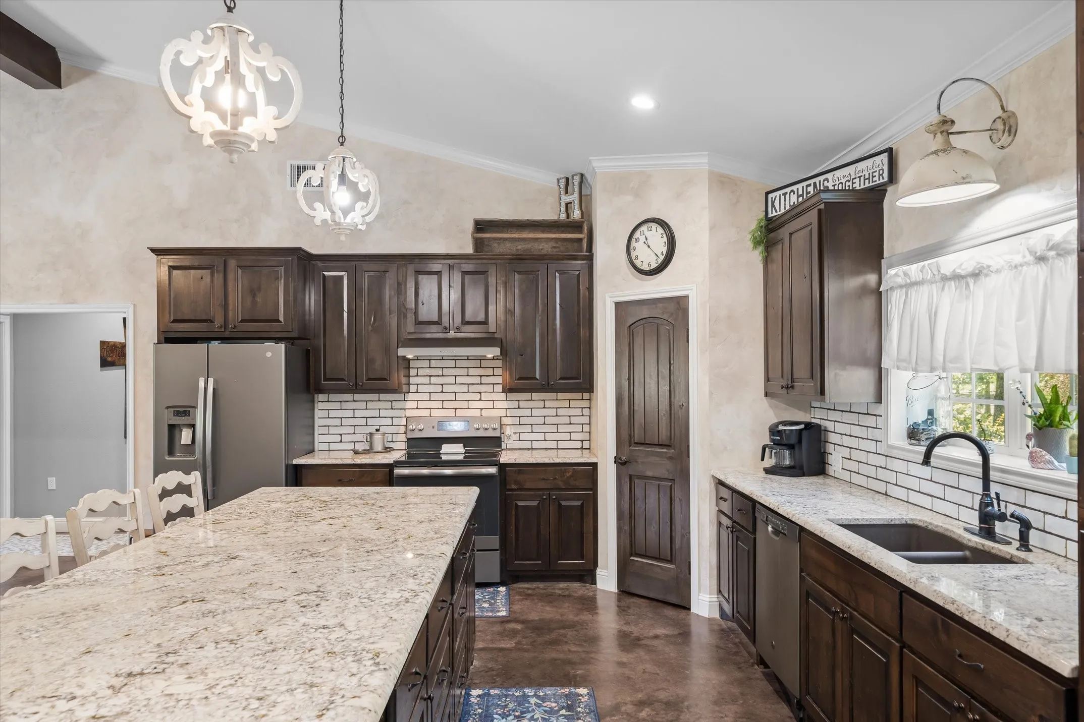 Single Family Residence For Sale in Van Zandt County , 1143 VZ County Road 4602, Ben Wheeler, Texas 75754, 3 Bedroom, 3 Bathroom, 2 Garage spaces, 2,340 Sqft, built in 2019, mls#21408746, Real Estate Agent in Ben Wheeler, Homes For Sale in Van Zandt county, Homes For Sale in Ben Wheeler, Realtor in Ben Wheeler Texas, Real Estate Brokerage Independent Realty Texas, Luminita Cordes Realtor