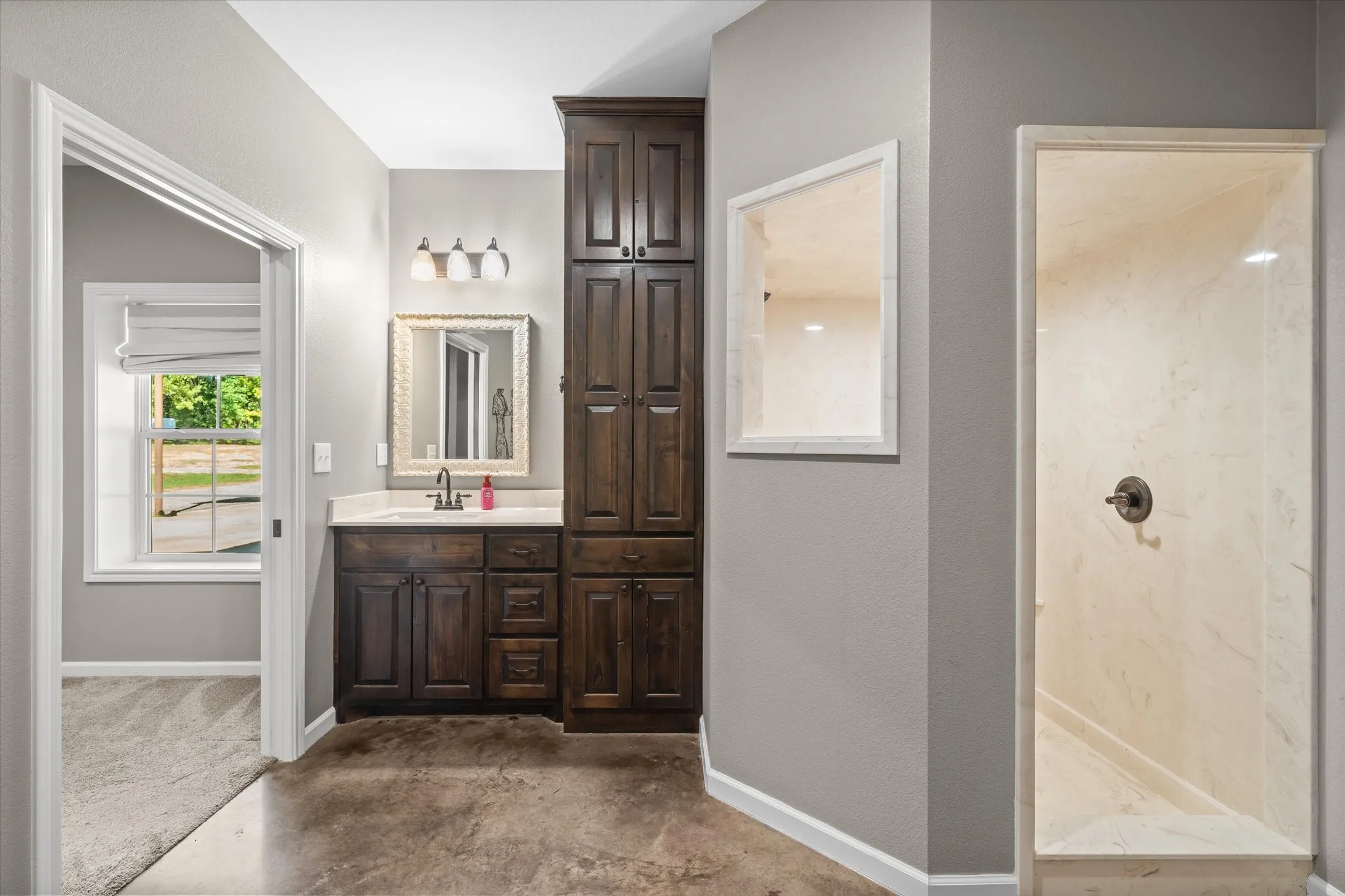 Single Family Residence For Sale in Van Zandt County , 1143 VZ County Road 4602, Ben Wheeler, Texas 75754, 3 Bedroom, 3 Bathroom, 2 Garage spaces, 2,340 Sqft, built in 2019, mls#21408746, Real Estate Agent in Ben Wheeler, Homes For Sale in Van Zandt county, Homes For Sale in Ben Wheeler, Realtor in Ben Wheeler Texas, Real Estate Brokerage Independent Realty Texas, Luminita Cordes Realtor