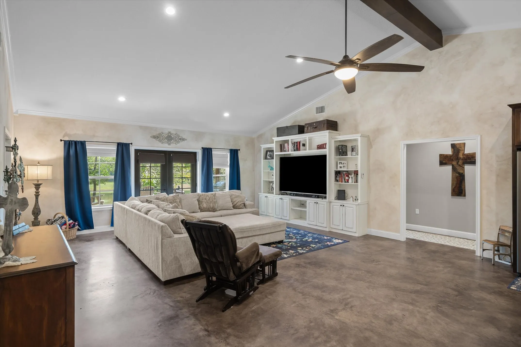 Single Family Residence For Sale in Van Zandt County , 1143 VZ County Road 4602, Ben Wheeler, Texas 75754, 3 Bedroom, 3 Bathroom, 2 Garage spaces, 2,340 Sqft, built in 2019, mls#21408746, Real Estate Agent in Ben Wheeler, Homes For Sale in Van Zandt county, Homes For Sale in Ben Wheeler, Realtor in Ben Wheeler Texas, Real Estate Brokerage Independent Realty Texas, Luminita Cordes Realtor
