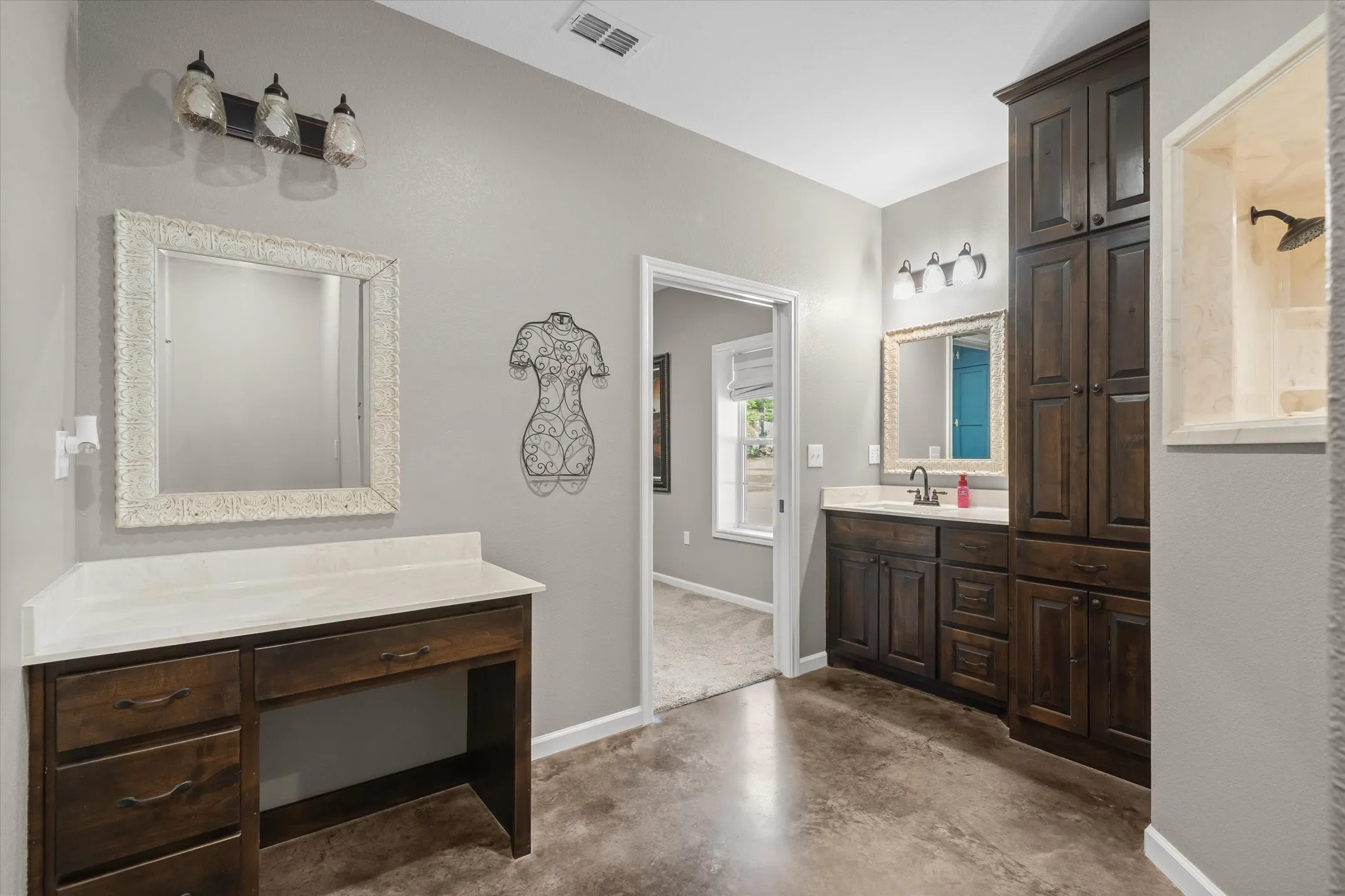 Single Family Residence For Sale in Van Zandt County , 1143 VZ County Road 4602, Ben Wheeler, Texas 75754, 3 Bedroom, 3 Bathroom, 2 Garage spaces, 2,340 Sqft, built in 2019, mls#21408746, Real Estate Agent in Ben Wheeler, Homes For Sale in Van Zandt county, Homes For Sale in Ben Wheeler, Realtor in Ben Wheeler Texas, Real Estate Brokerage Independent Realty Texas, Luminita Cordes Realtor