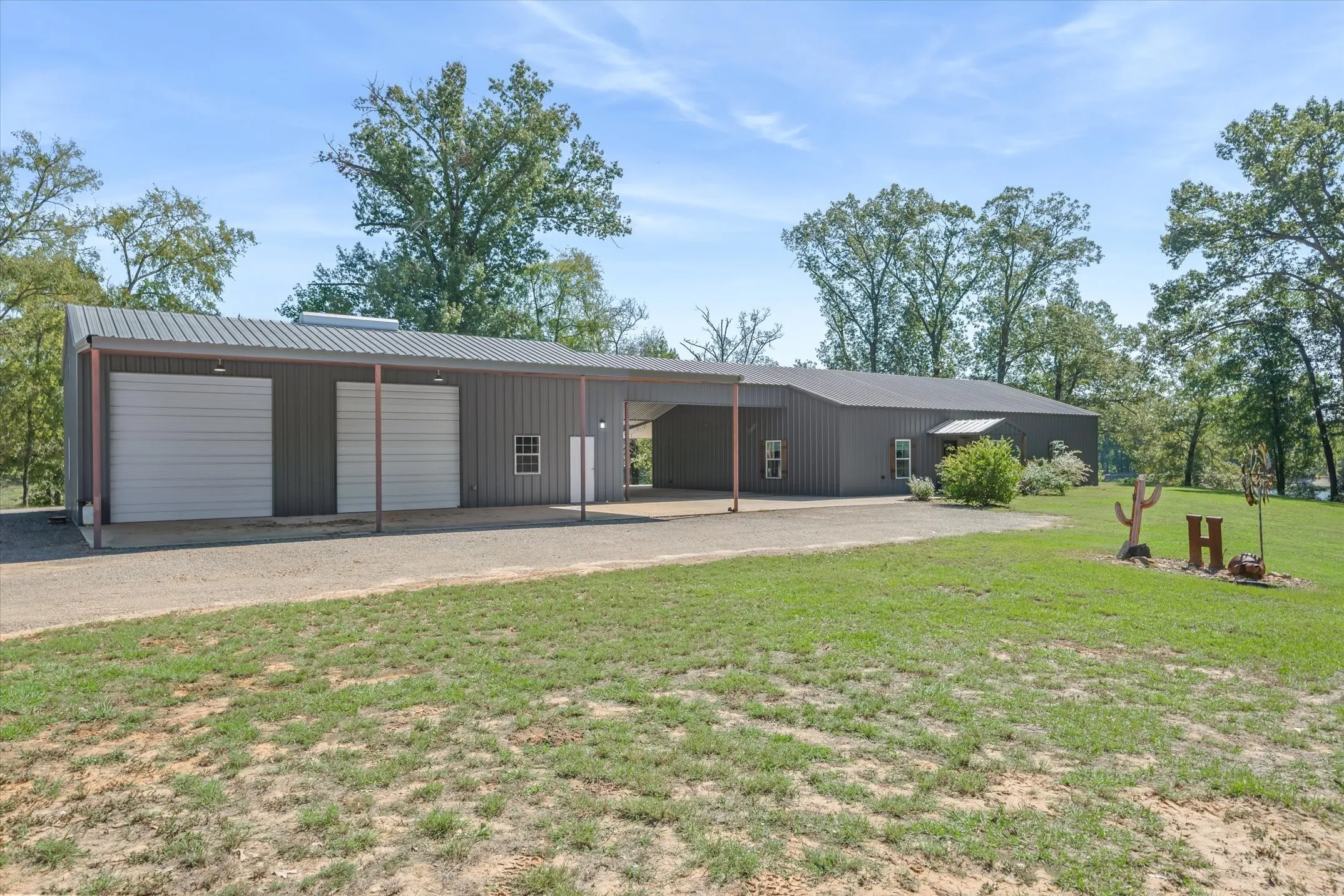 Single Family Residence For Sale in Van Zandt County , 1143 VZ County Road 4602, Ben Wheeler, Texas 75754, 3 Bedroom, 3 Bathroom, 2 Garage spaces, 2,340 Sqft, built in 2019, mls#21408746, Real Estate Agent in Ben Wheeler, Homes For Sale in Van Zandt county, Homes For Sale in Ben Wheeler, Realtor in Ben Wheeler Texas, Real Estate Brokerage Independent Realty Texas, Luminita Cordes Realtor