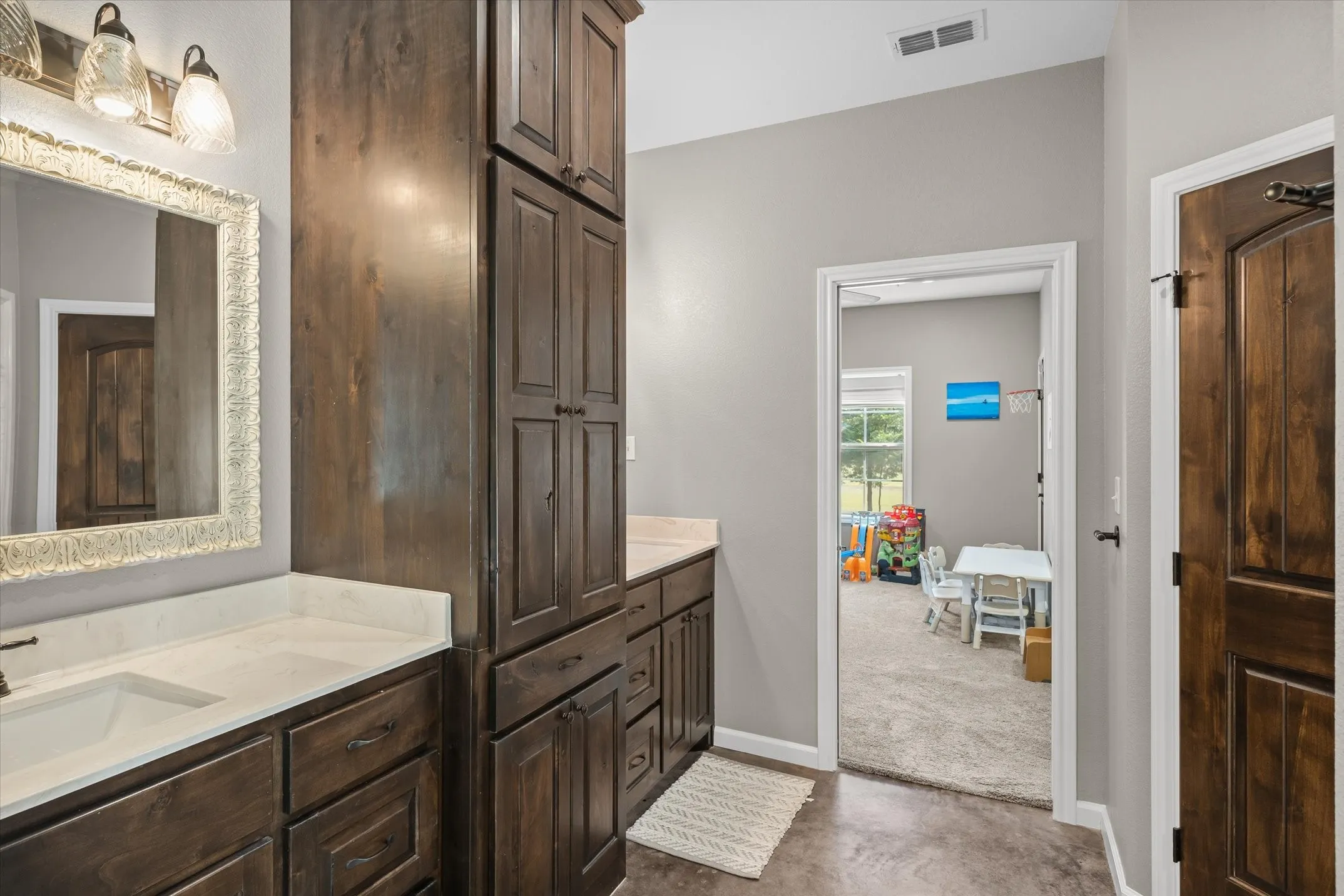 Single Family Residence For Sale in Van Zandt County , 1143 VZ County Road 4602, Ben Wheeler, Texas 75754, 3 Bedroom, 3 Bathroom, 2 Garage spaces, 2,340 Sqft, built in 2019, mls#21408746, Real Estate Agent in Ben Wheeler, Homes For Sale in Van Zandt county, Homes For Sale in Ben Wheeler, Realtor in Ben Wheeler Texas, Real Estate Brokerage Independent Realty Texas, Luminita Cordes Realtor